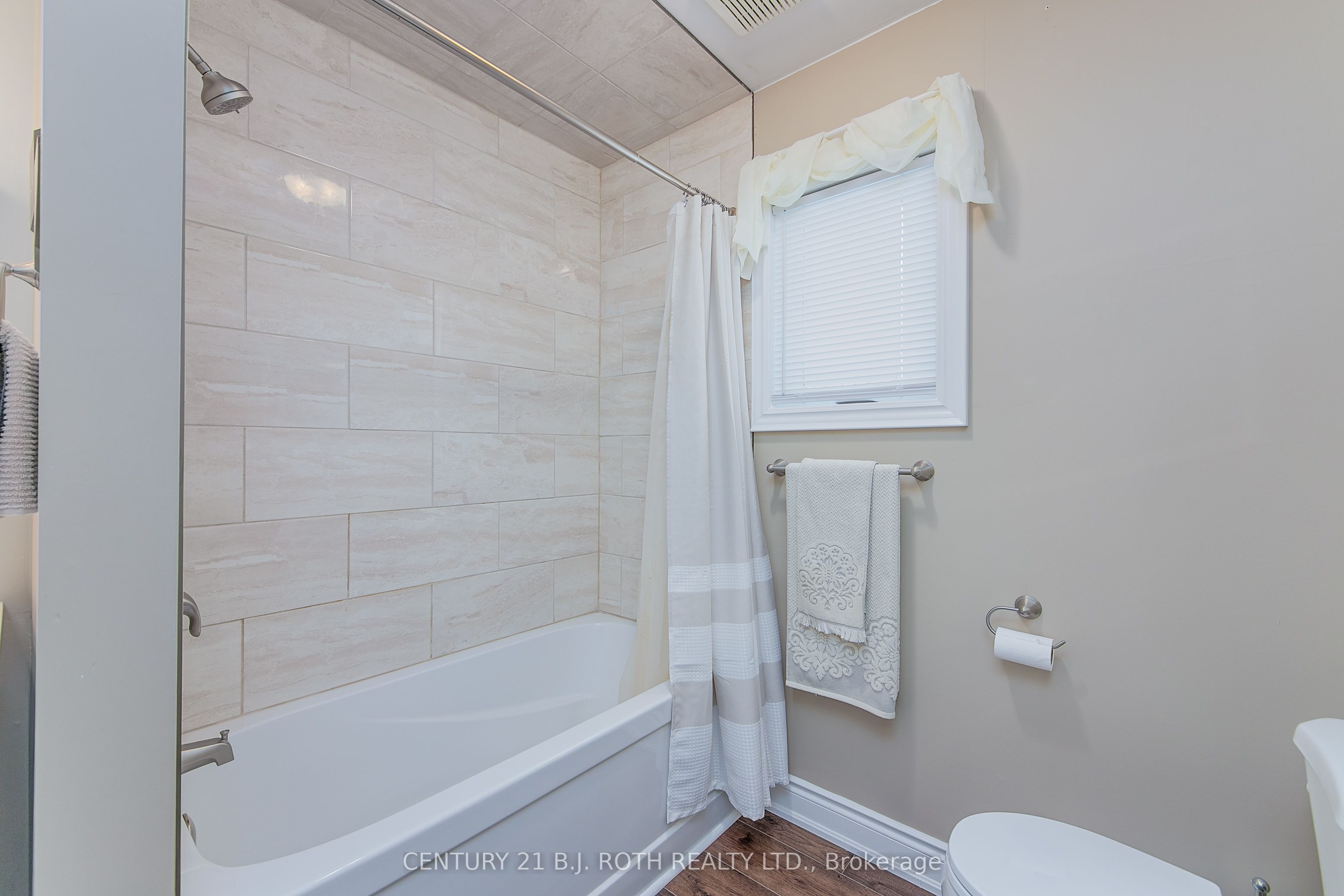 239 Centre Street Property Photo 30