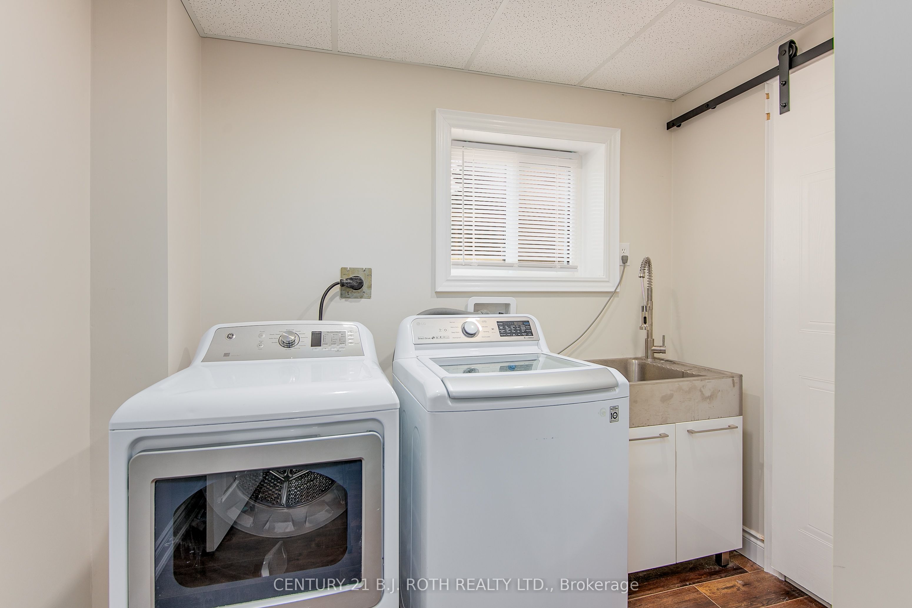 239 Centre Street Property Photo 31