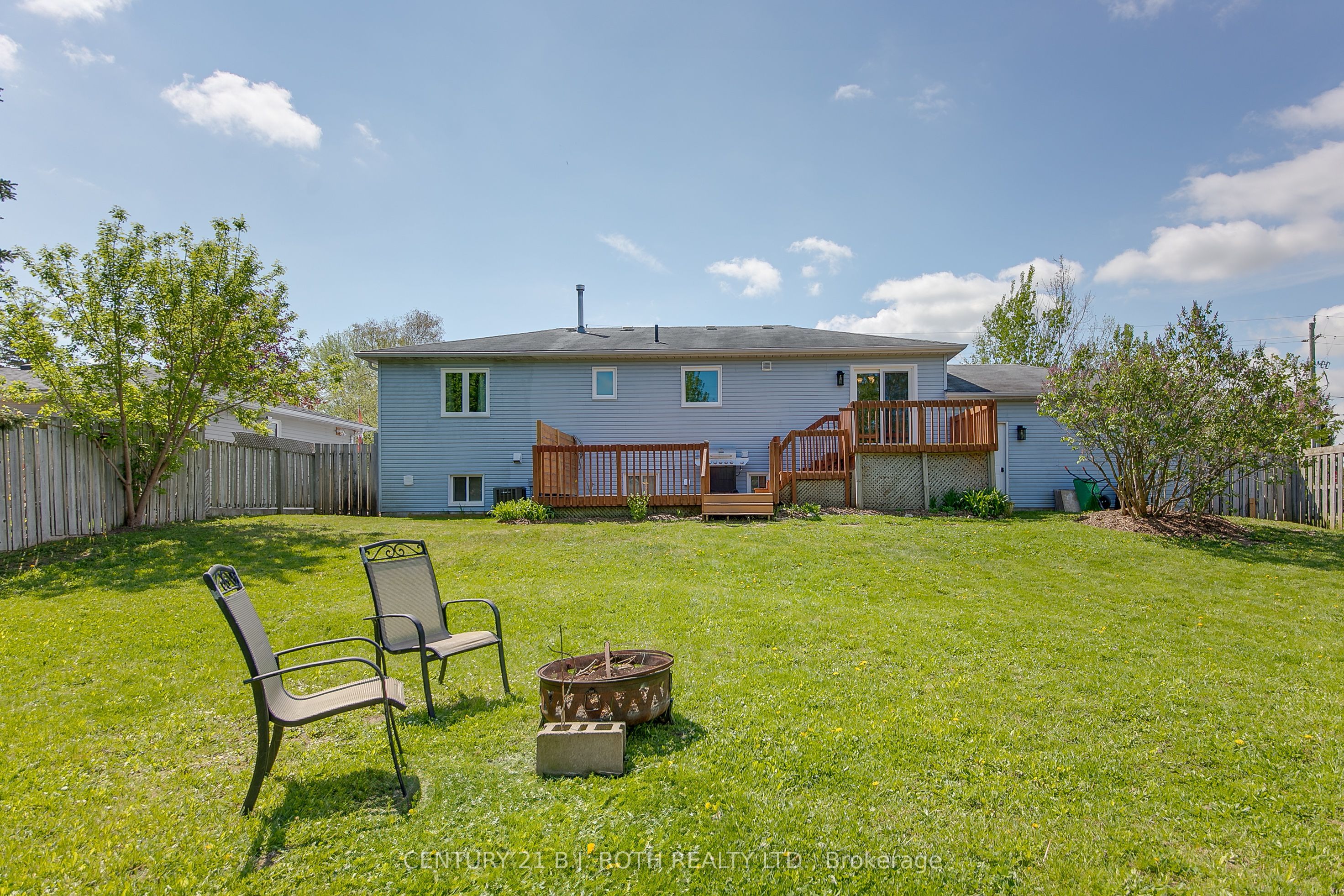 239 Centre Street Property Photo 34