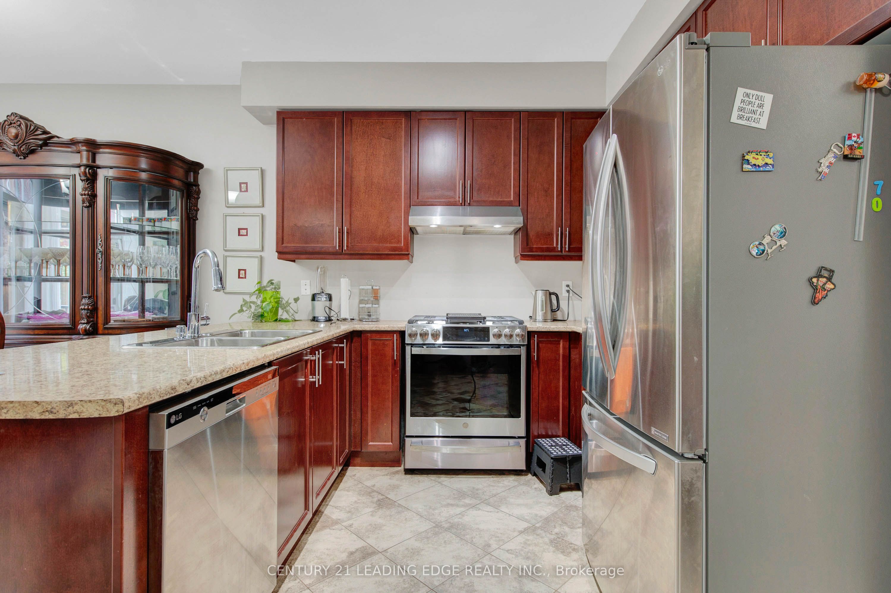 83 Thornlodge Drive Property Photo 10