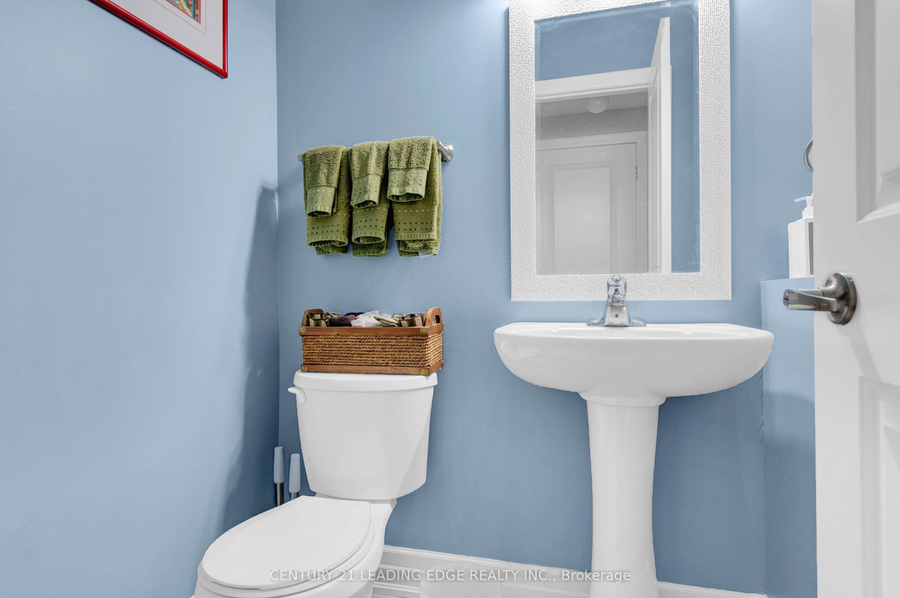 83 Thornlodge Drive Property Photo 12