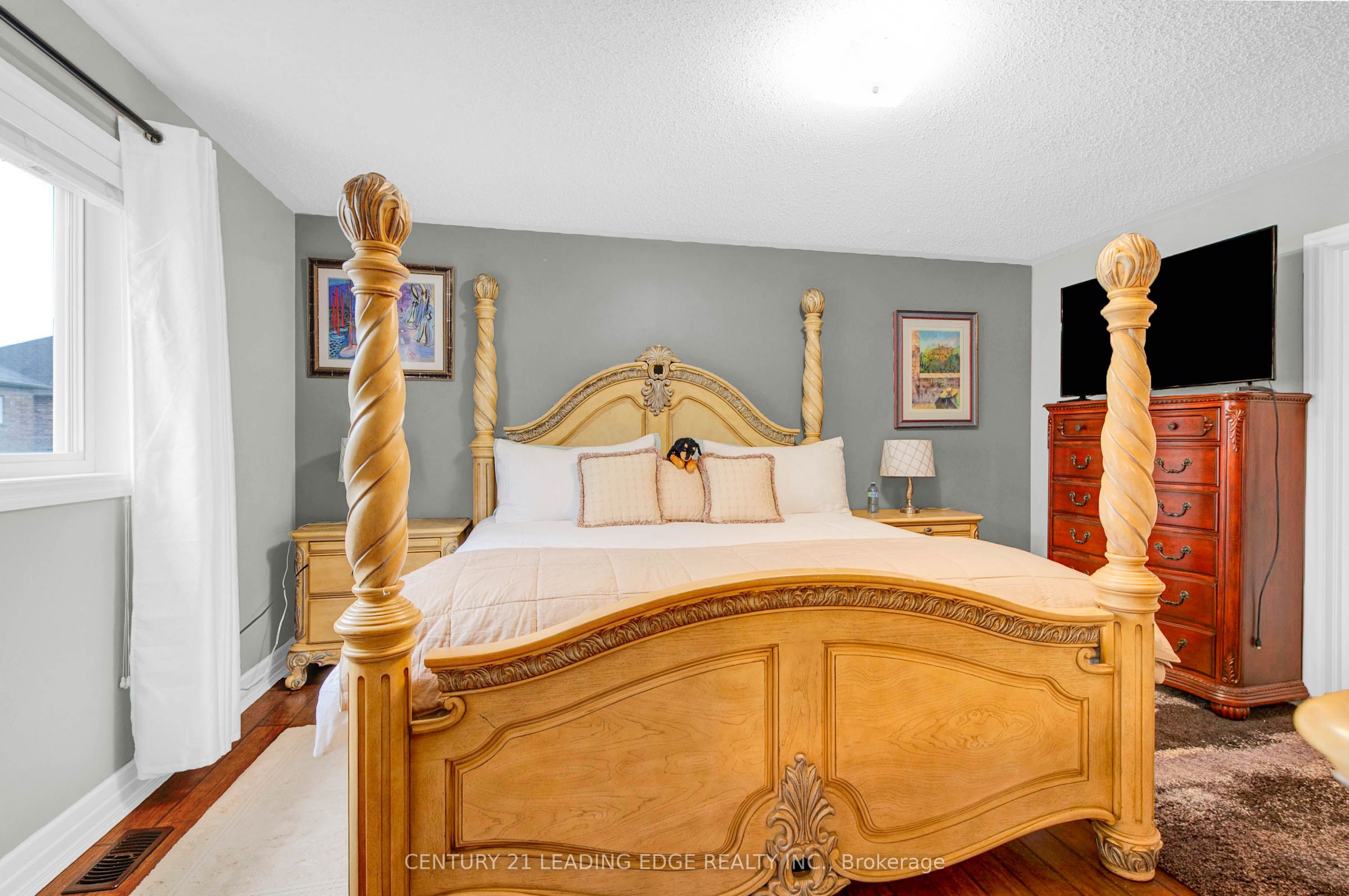 83 Thornlodge Drive Property Photo 18