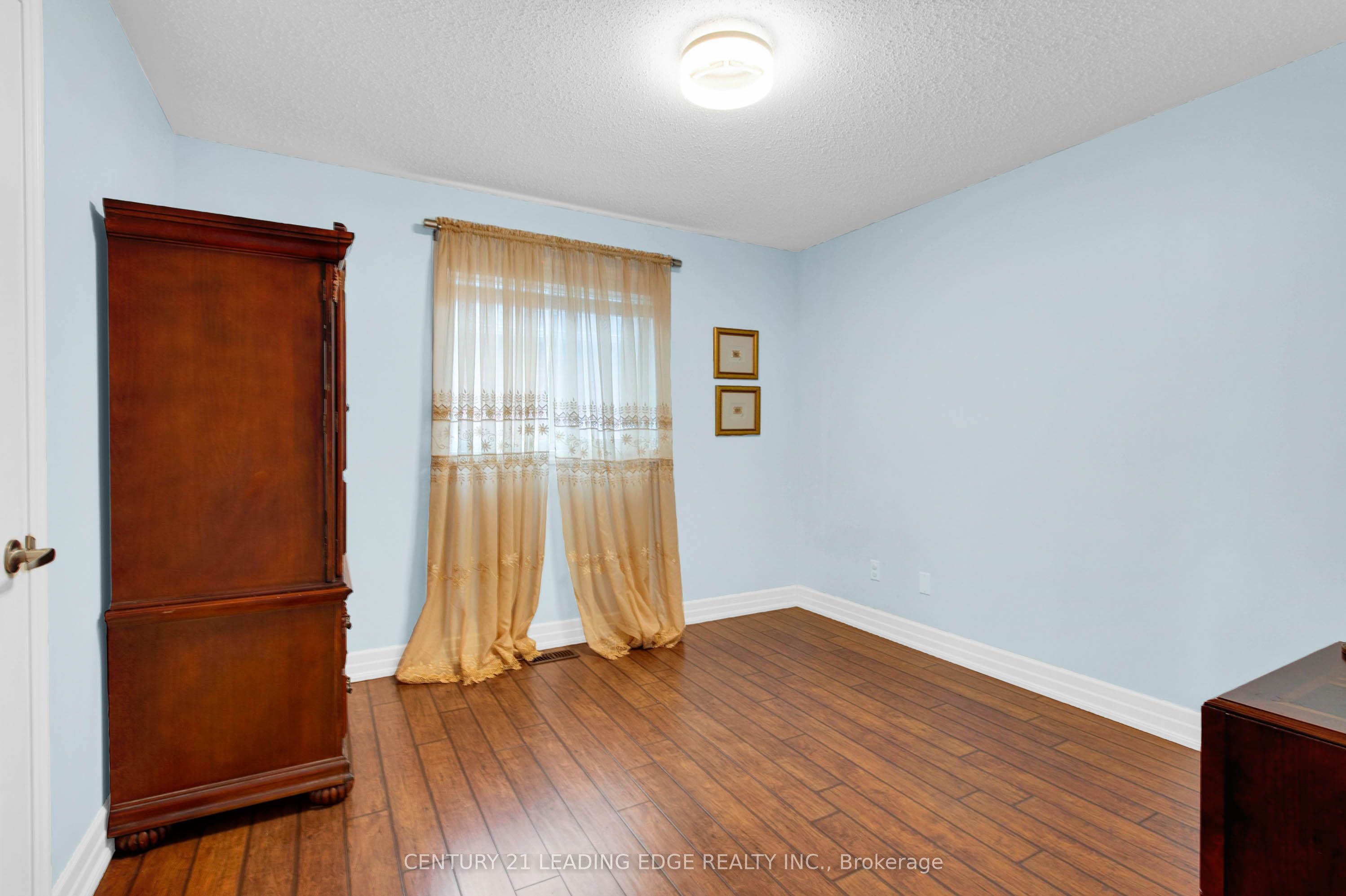 83 Thornlodge Drive Property Photo 22