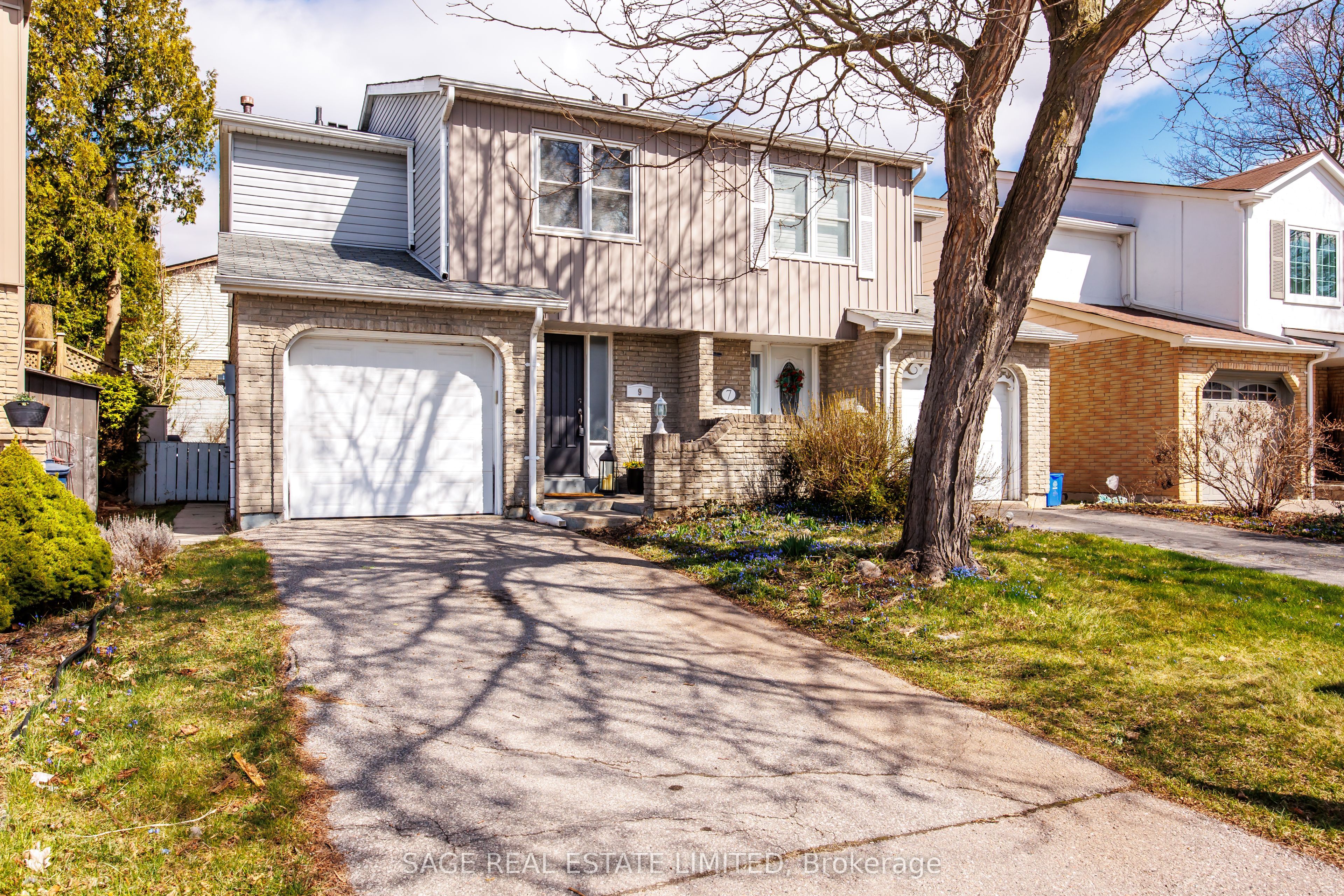 9 Reginald Crescent Property Photo