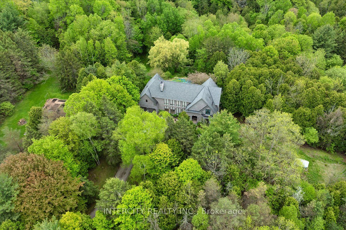15600 7th Concession Road Property Photo 7