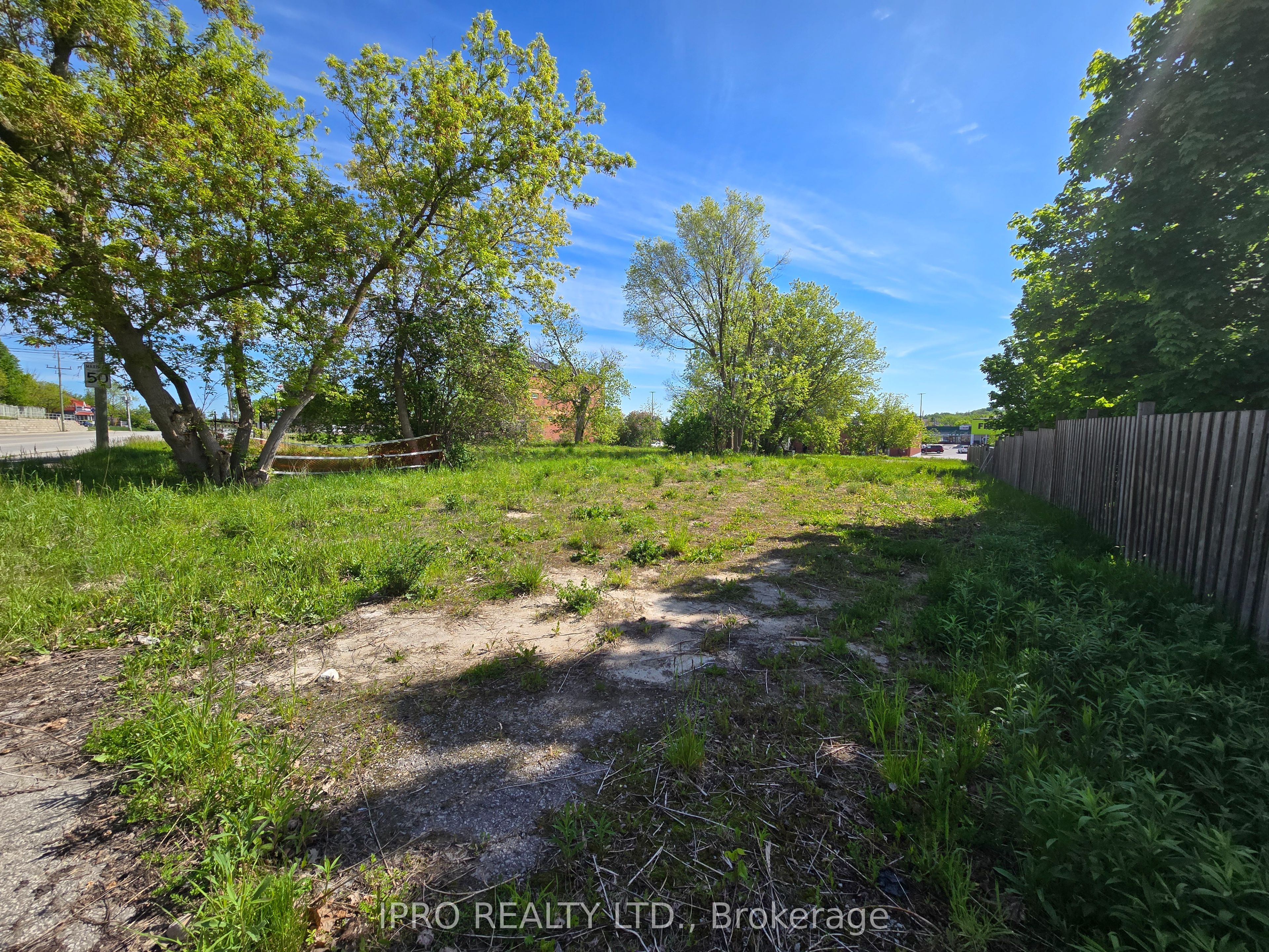 455 The Queensway Property Photo 2