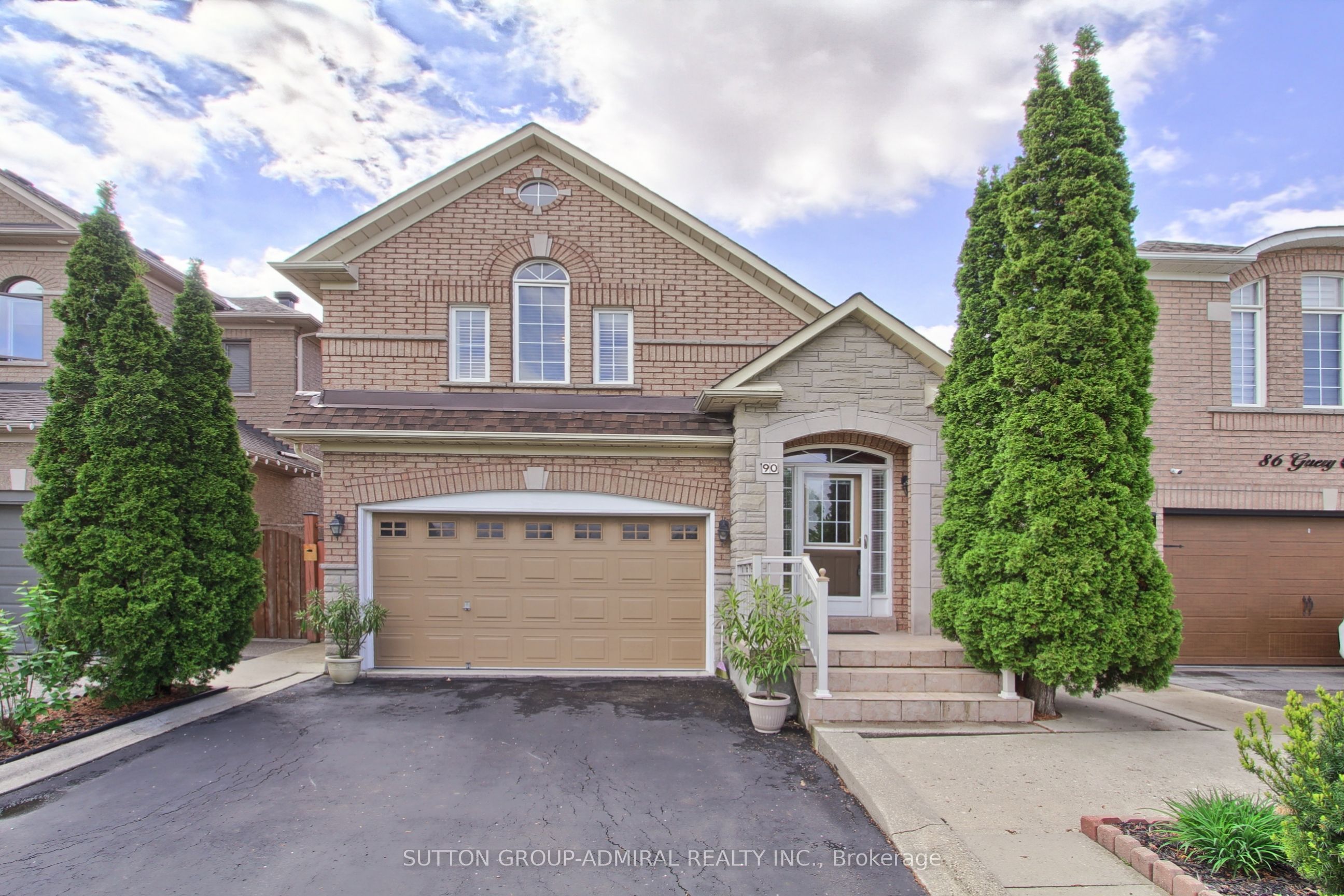 90 Guery Cres Property Photo
