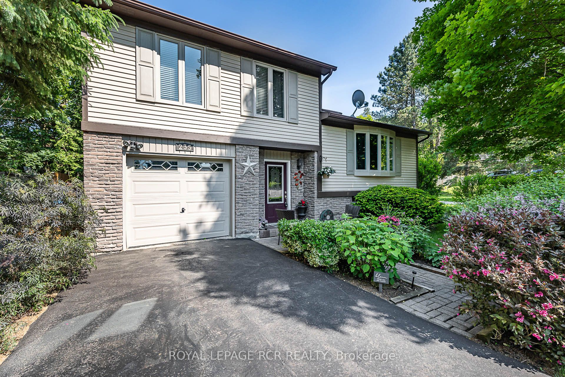 235 Hibiscus Court Property Photo 1