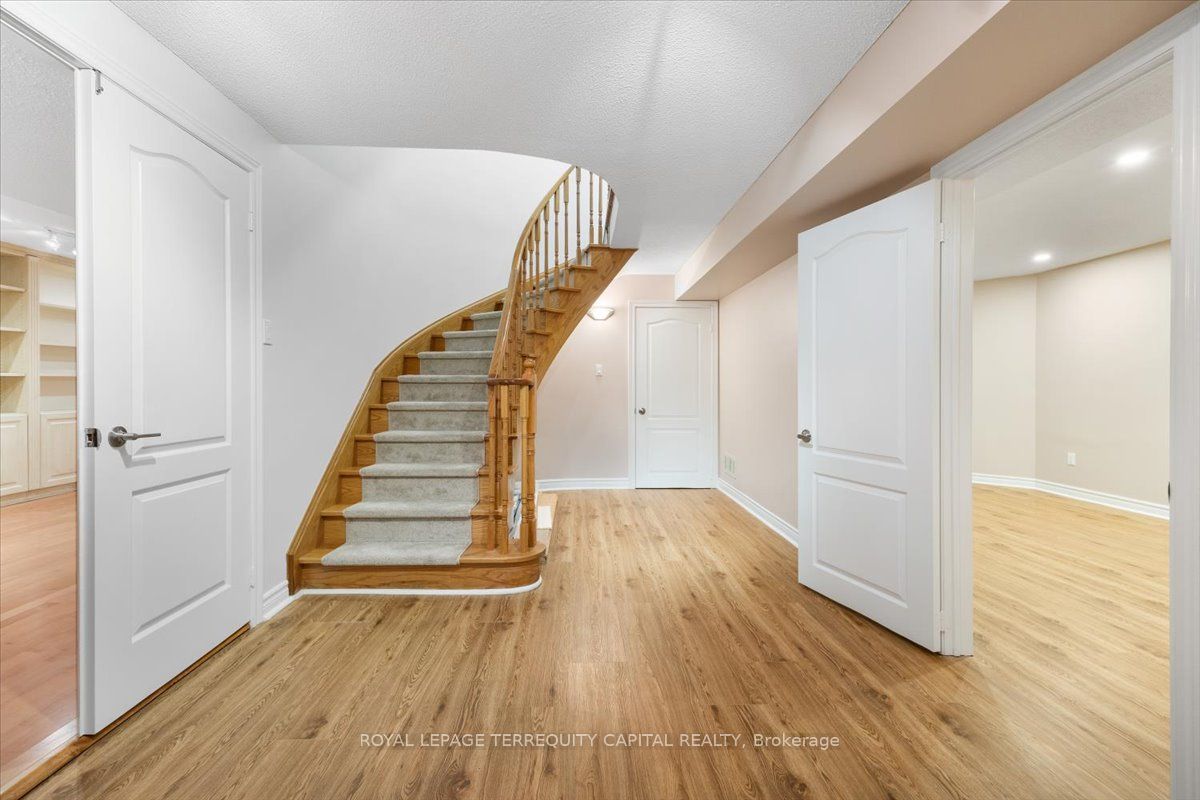 20 Brownridge Drive Property Photo 33