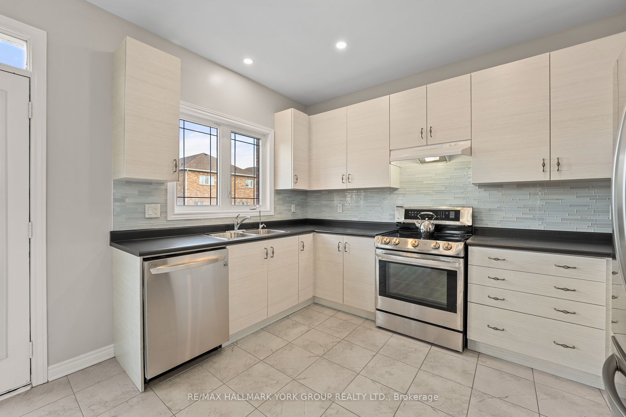 8 Pollock Avenue Property Photo 11