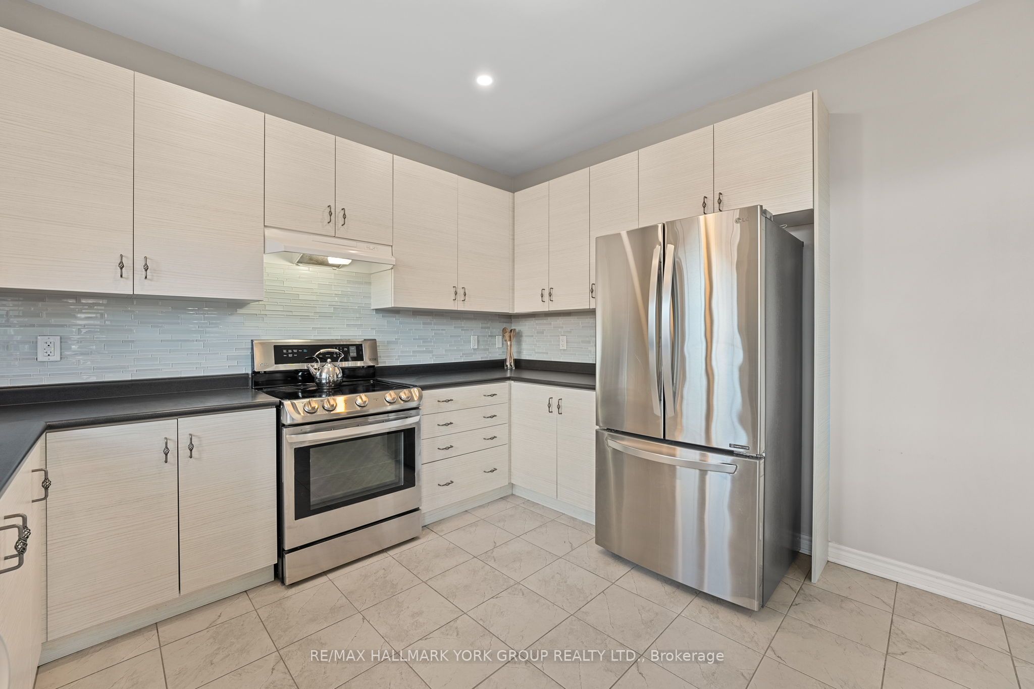8 Pollock Avenue Property Photo 12