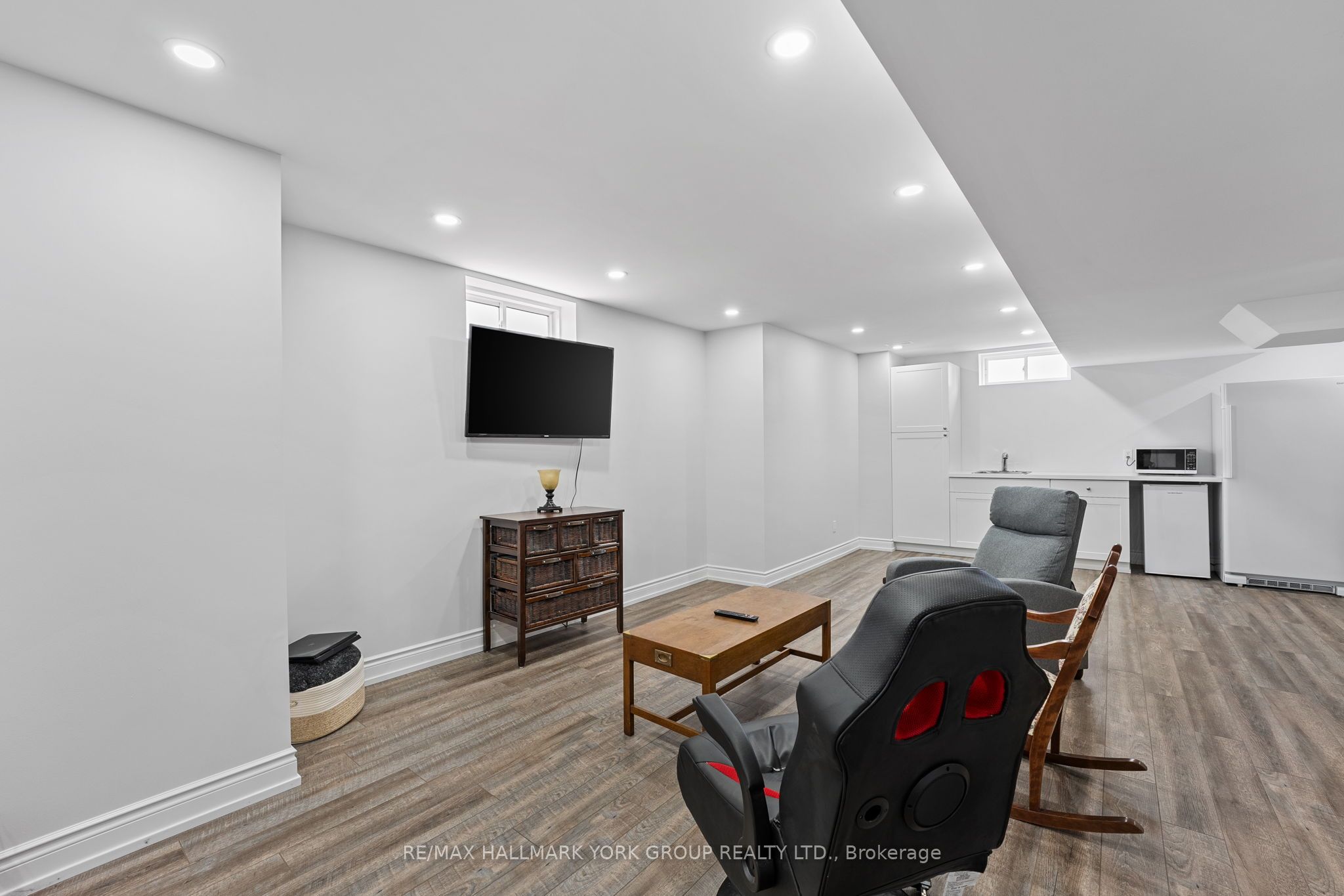 8 Pollock Avenue Property Photo 28