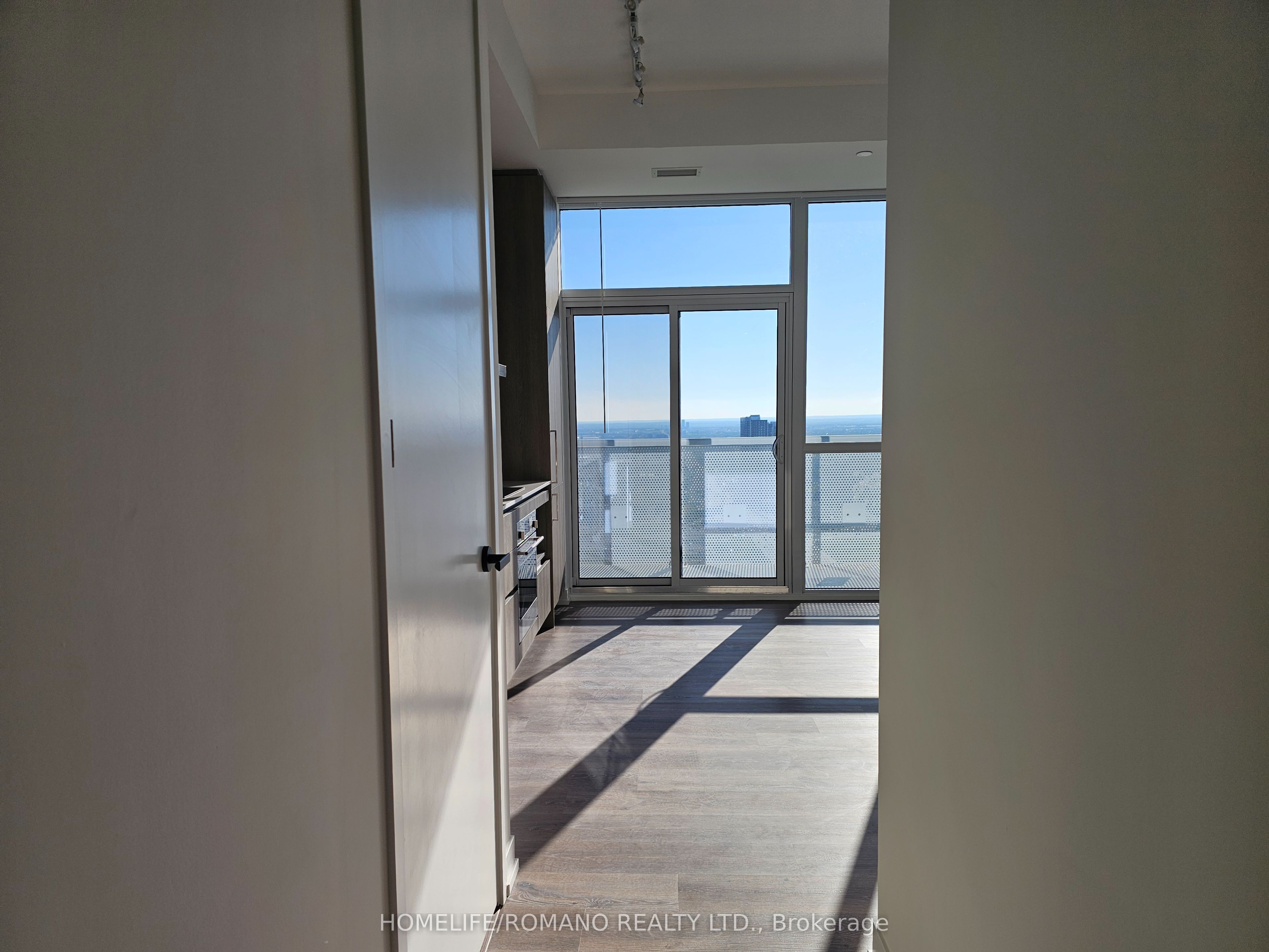 225 Commerce St Property Photo