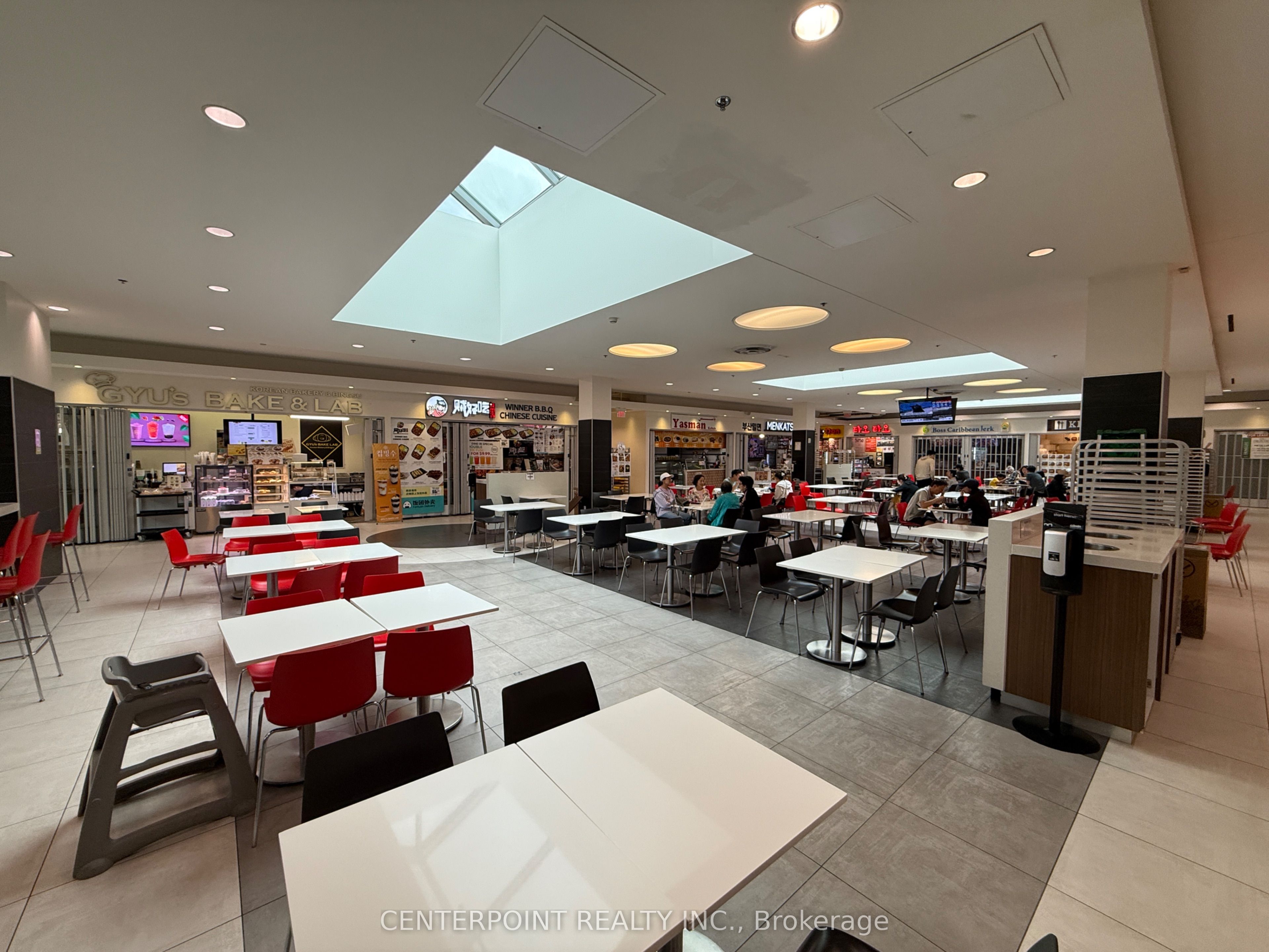 7181 Yonge Street 243 Property Photo 6
