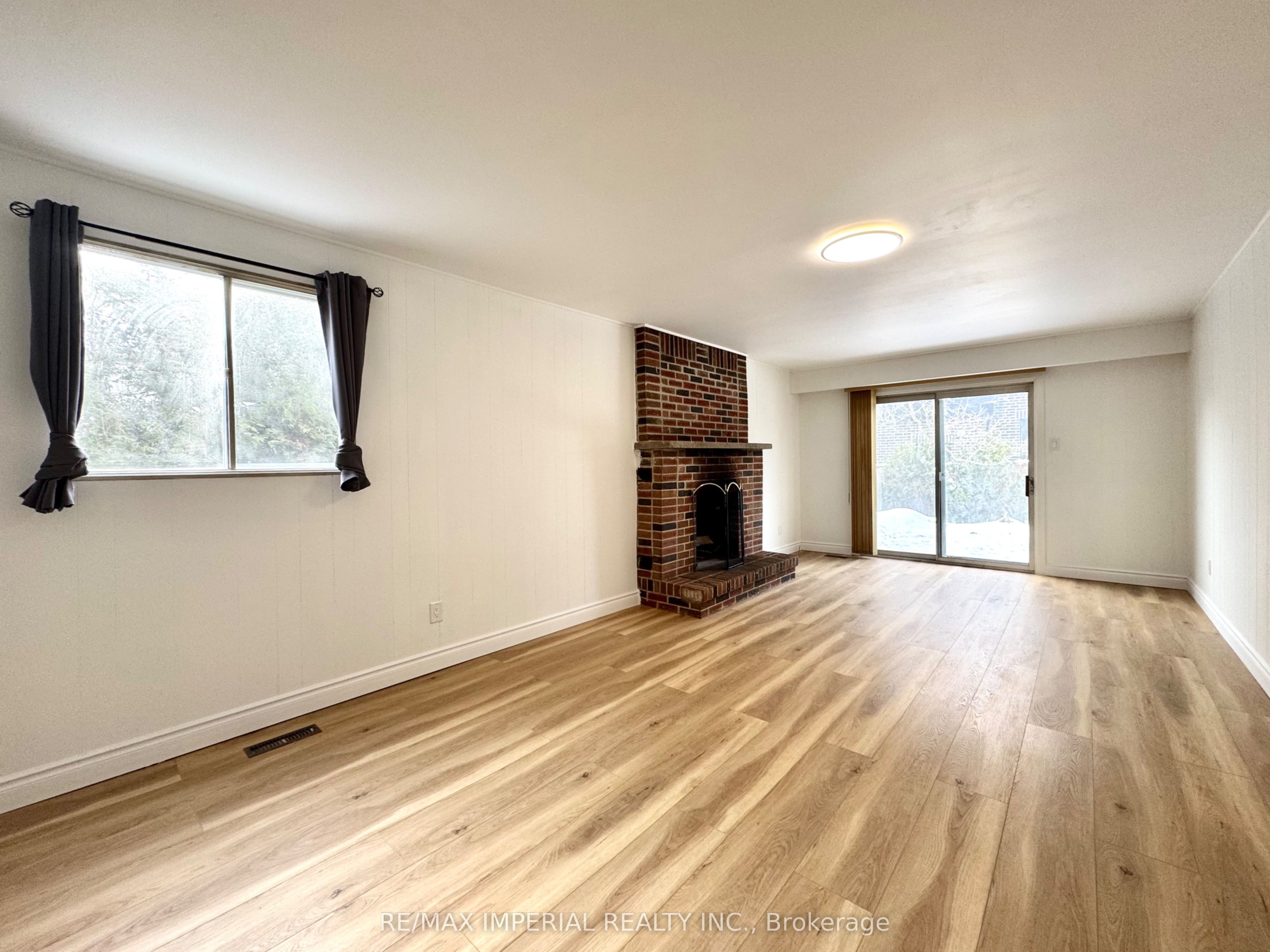 70 Ramona Boulevard Lower Property Photo 3