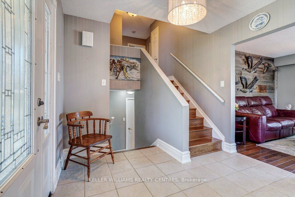 34 Meadowlands Dr Property Photo 2