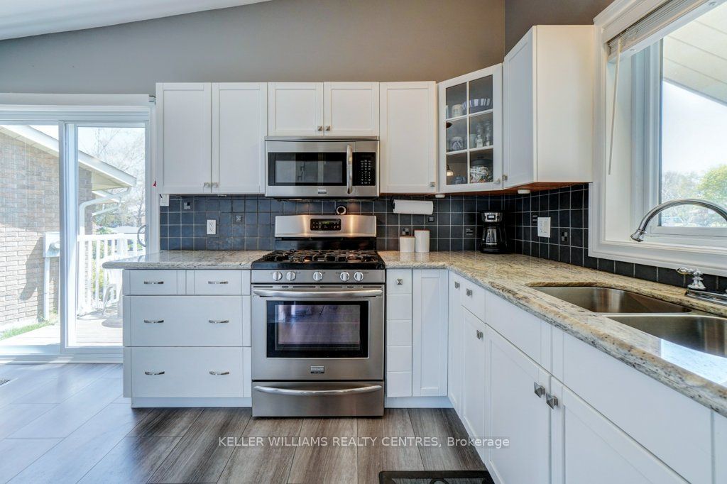 34 Meadowlands Dr Property Photo 8