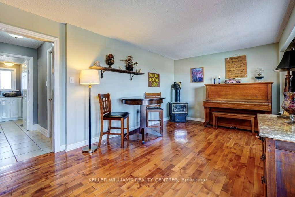 34 Meadowlands Dr Property Photo 22