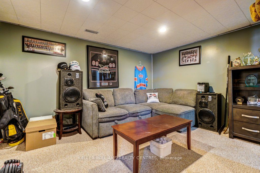 34 Meadowlands Dr Property Photo 27