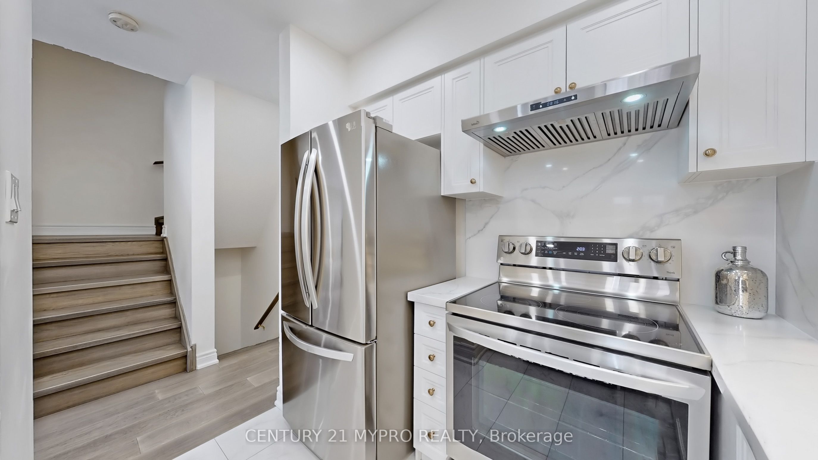 #32 - 735 New Westminster Drive Property Photo 11