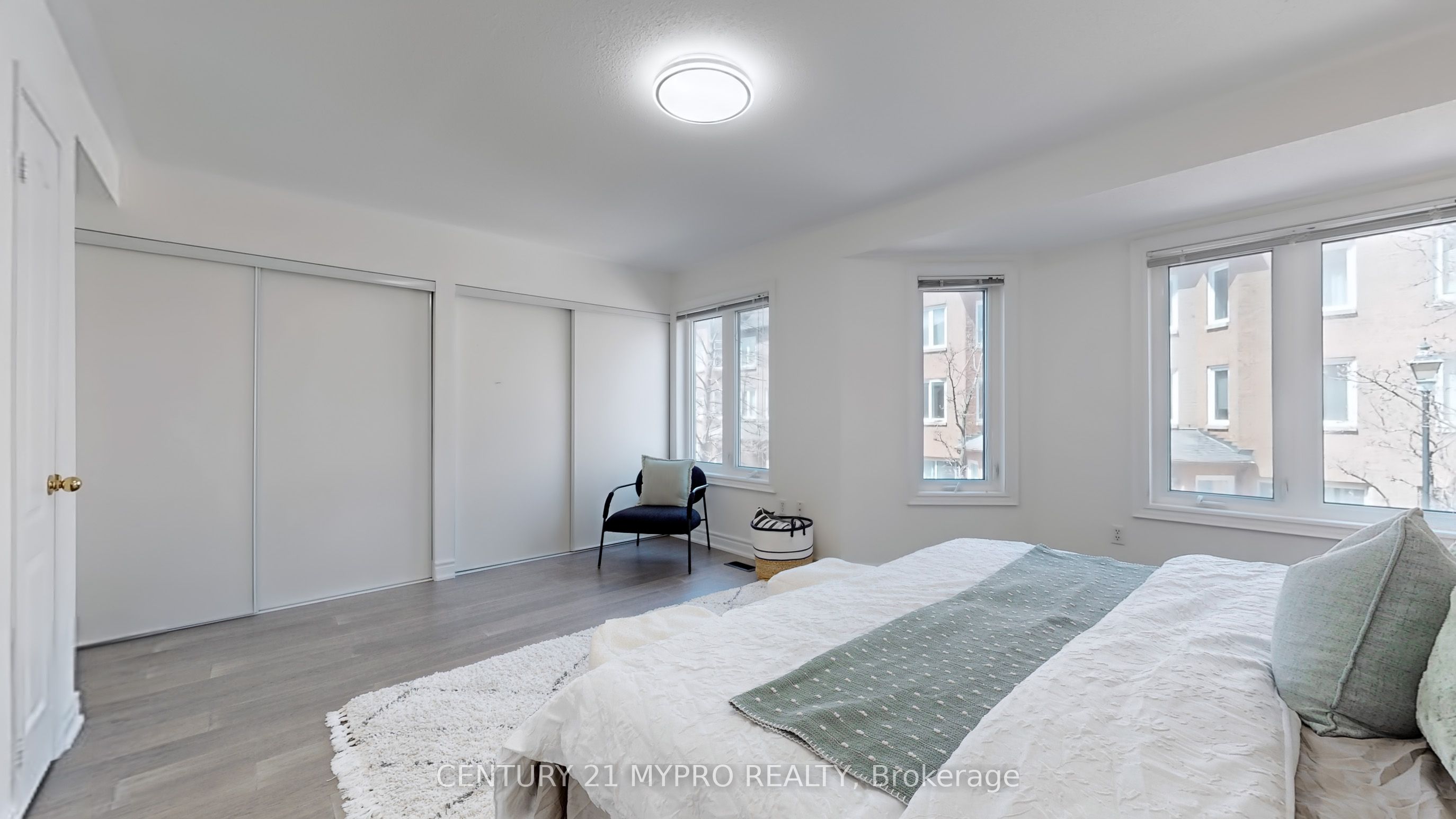 #32 - 735 New Westminster Drive Property Photo 16