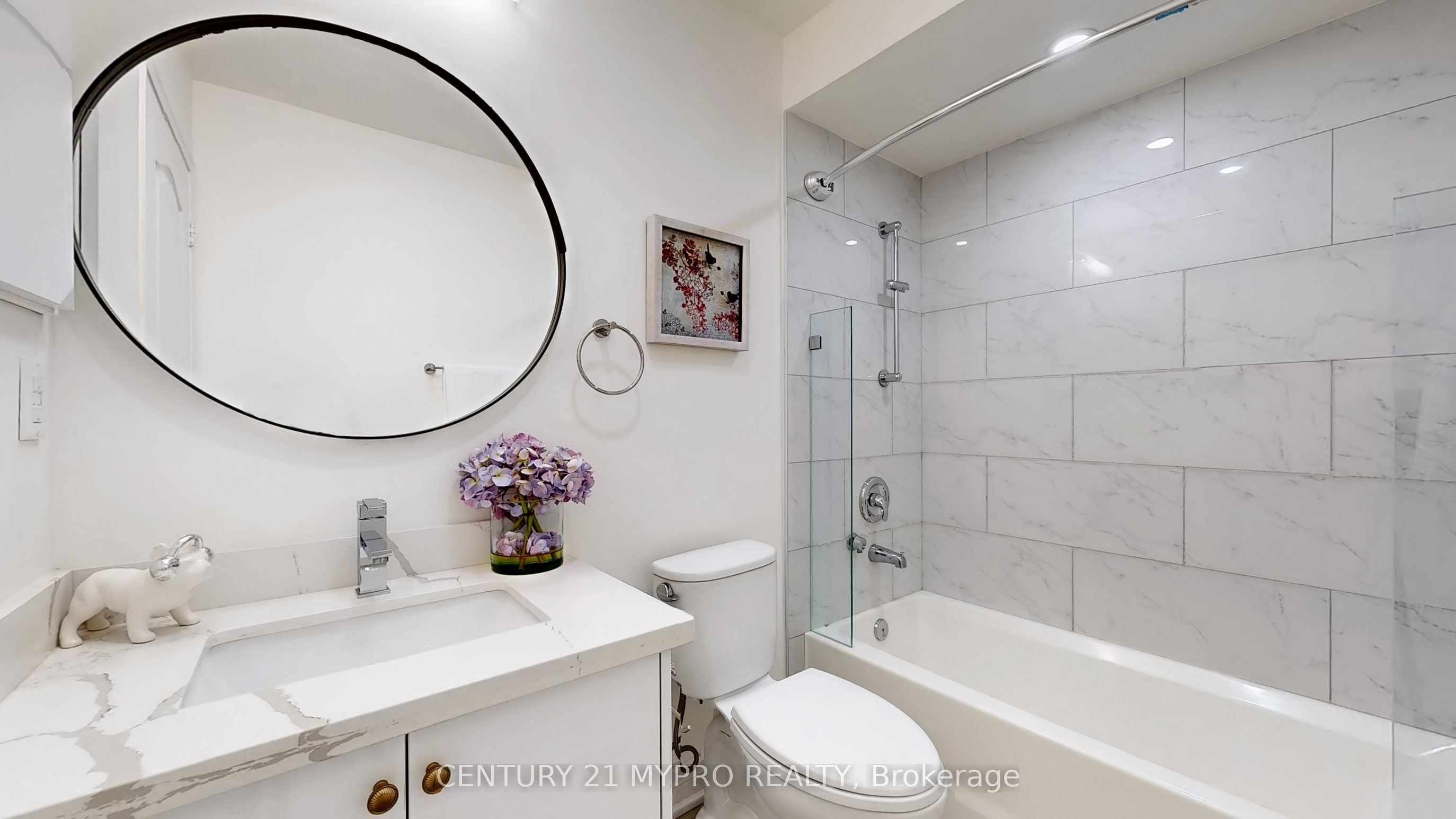 #32 - 735 New Westminster Drive Property Photo 27