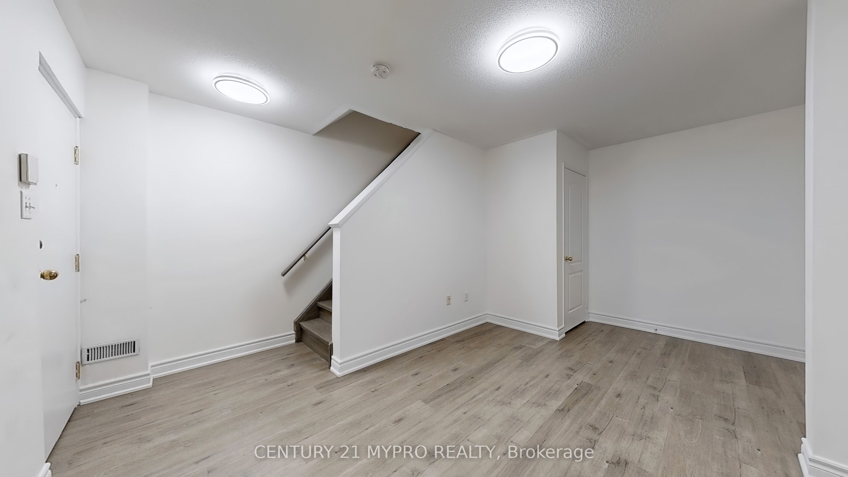 #32 - 735 New Westminster Drive Property Photo 28