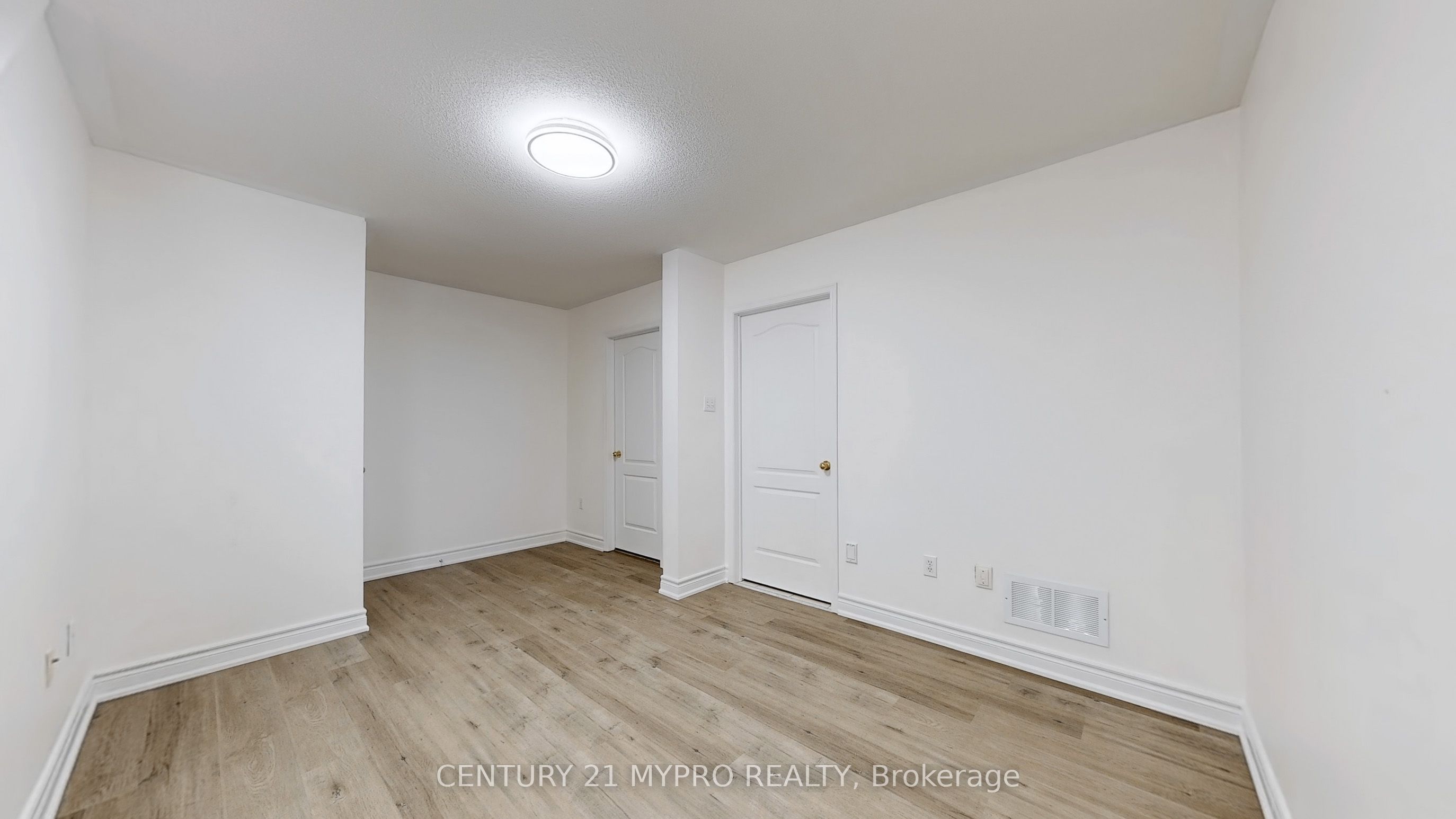 #32 - 735 New Westminster Drive Property Photo 29