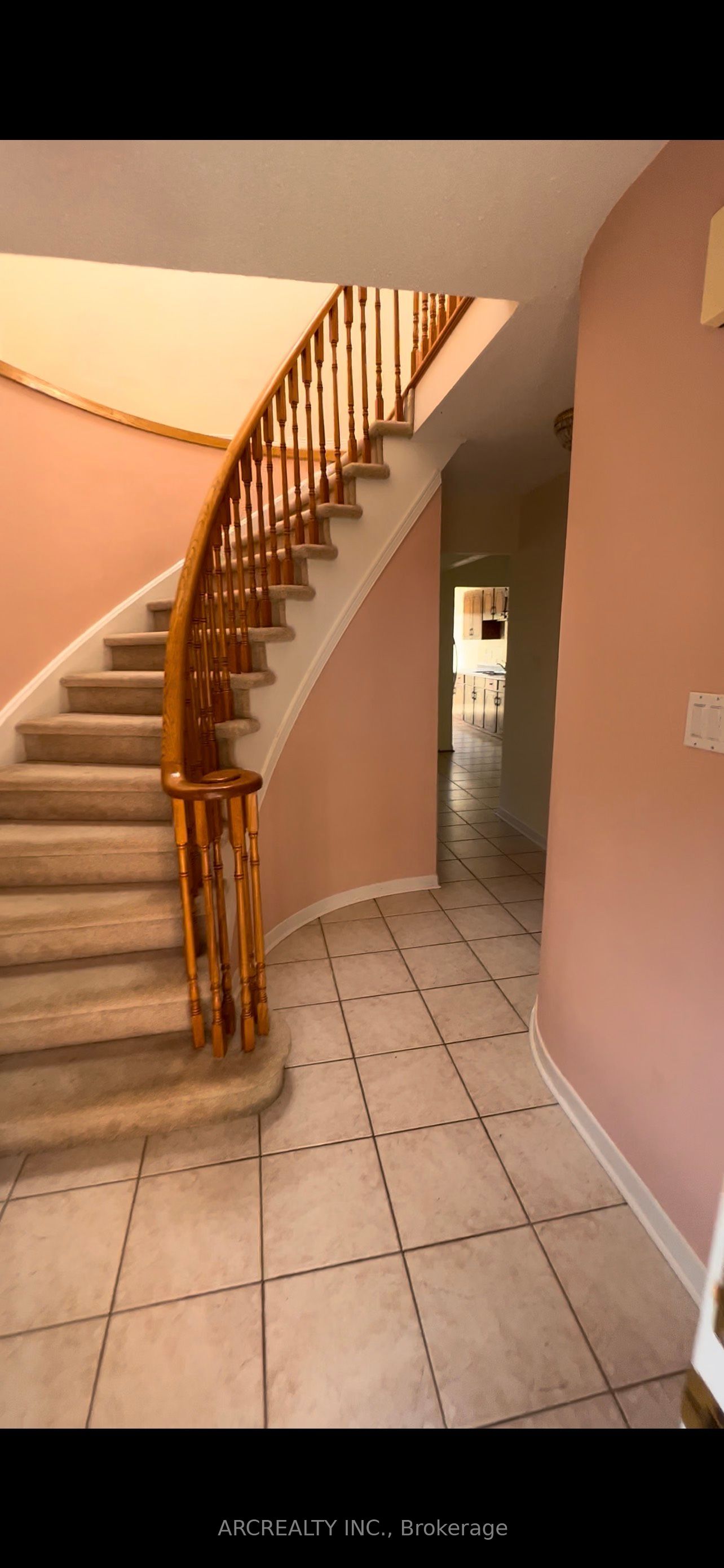 28 Oakmount Crescent Property Photo 5