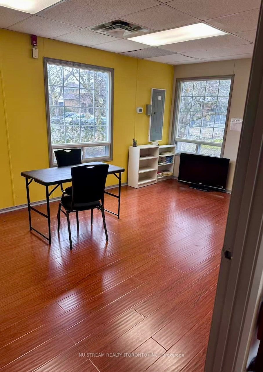 459 Crosby Avenue Property Photo 3