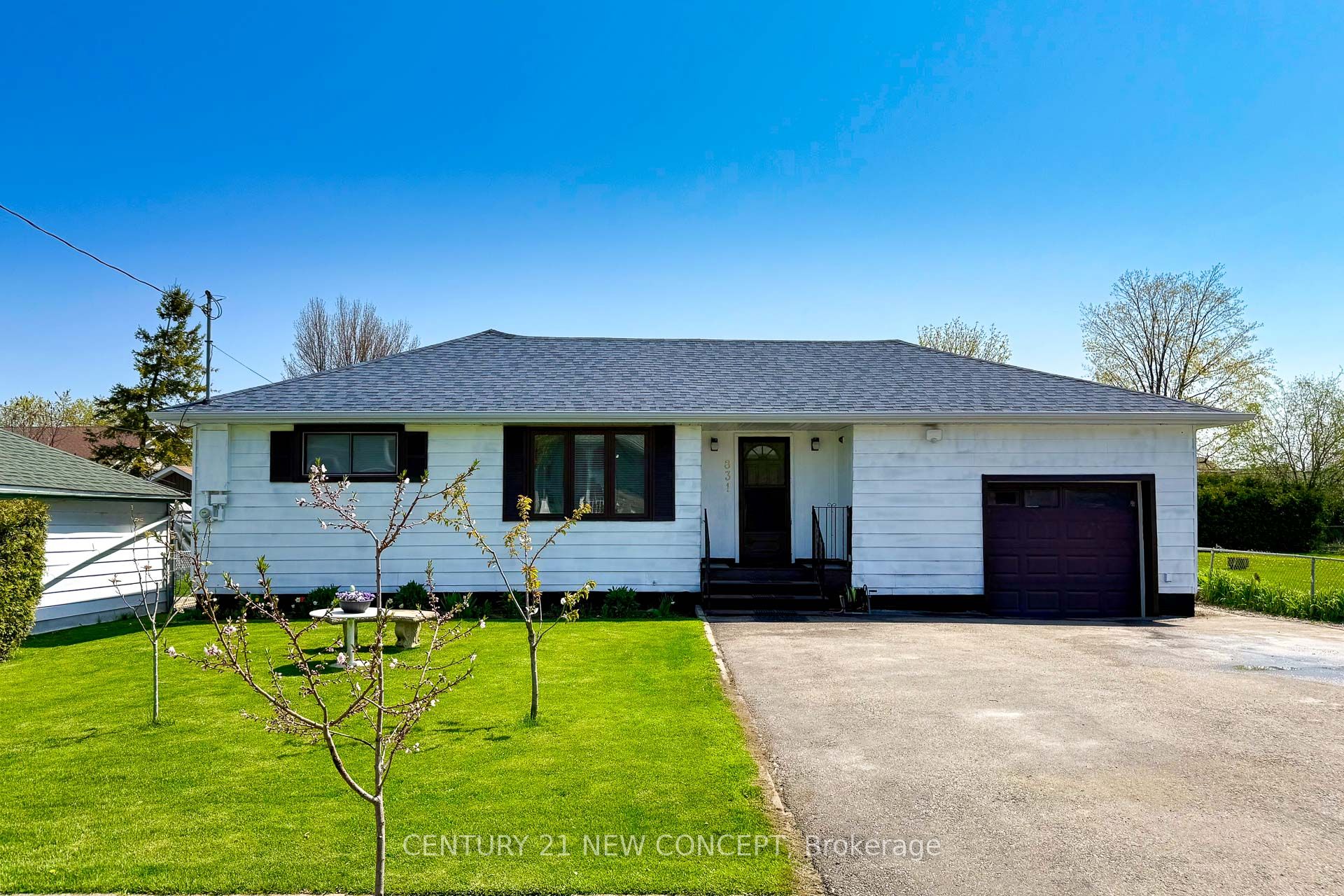 831 Norval Road Property Photo 3