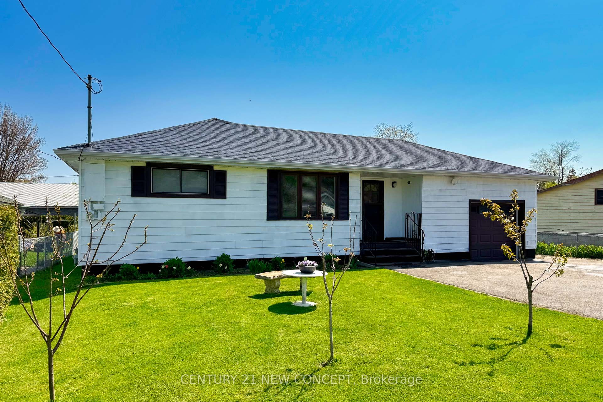 831 Norval Road Property Photo 5