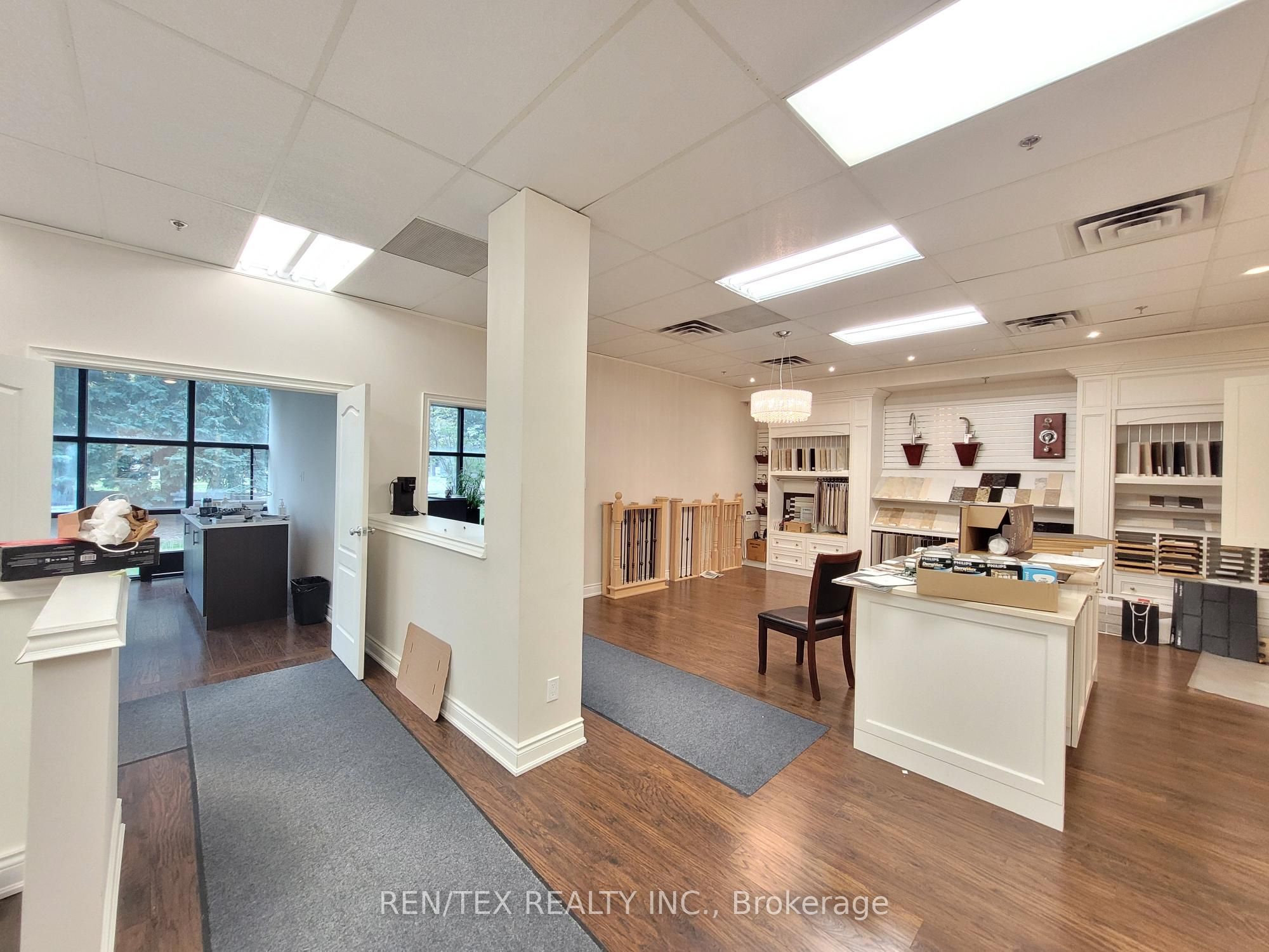 #100 - 50 West Wilmot Street Property Photo 5