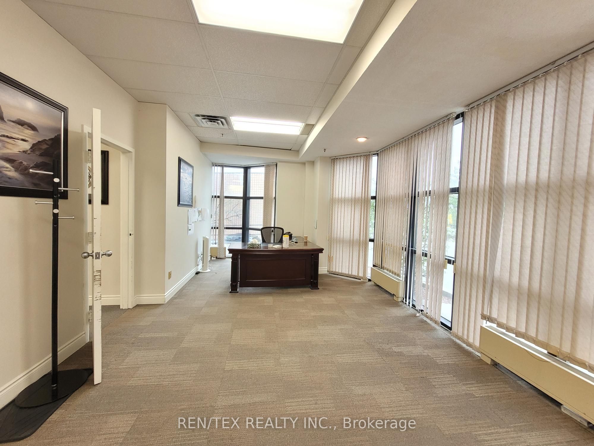 #100 - 50 West Wilmot Street Property Photo 7