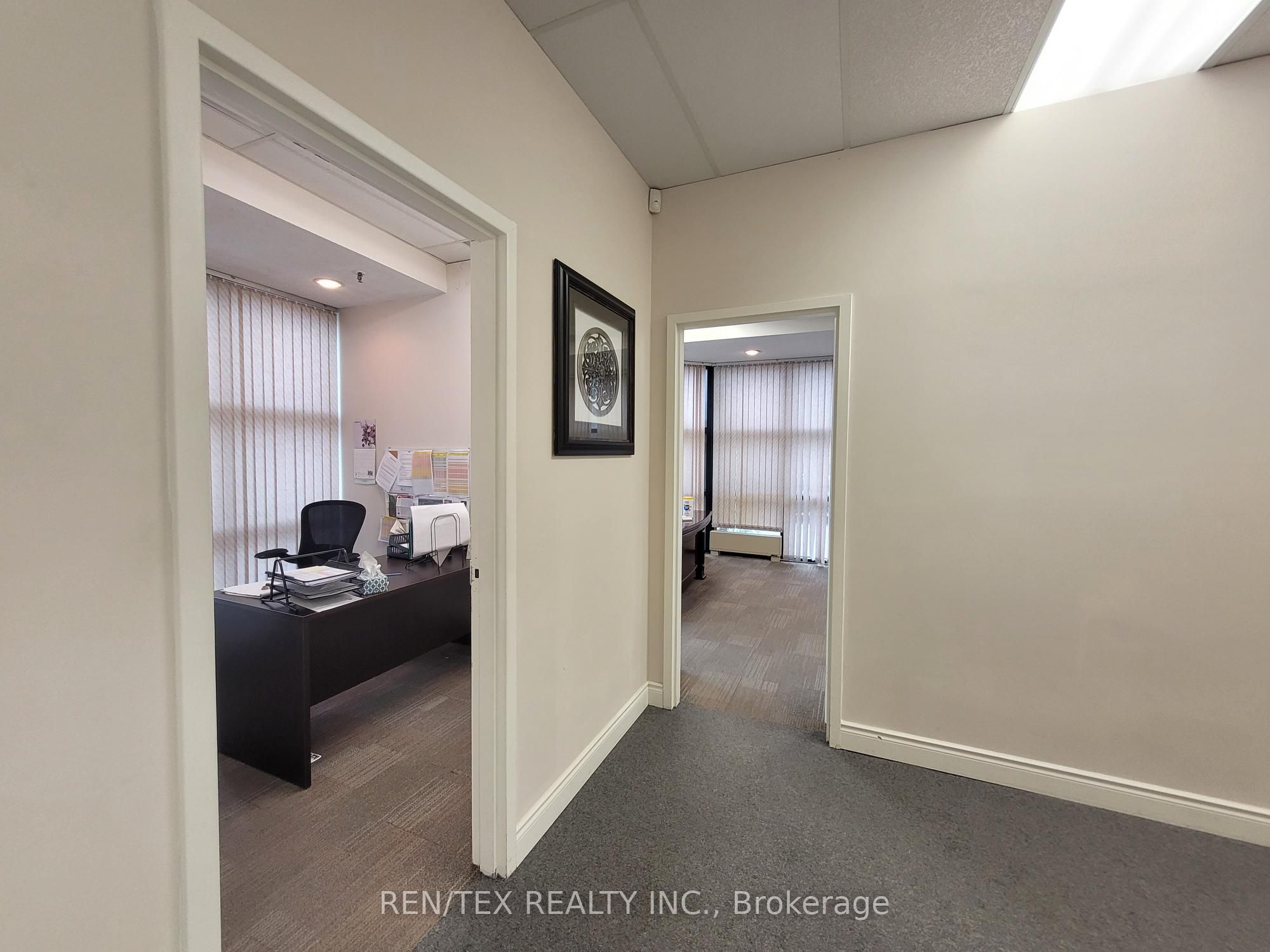 #100 - 50 West Wilmot Street Property Photo 8