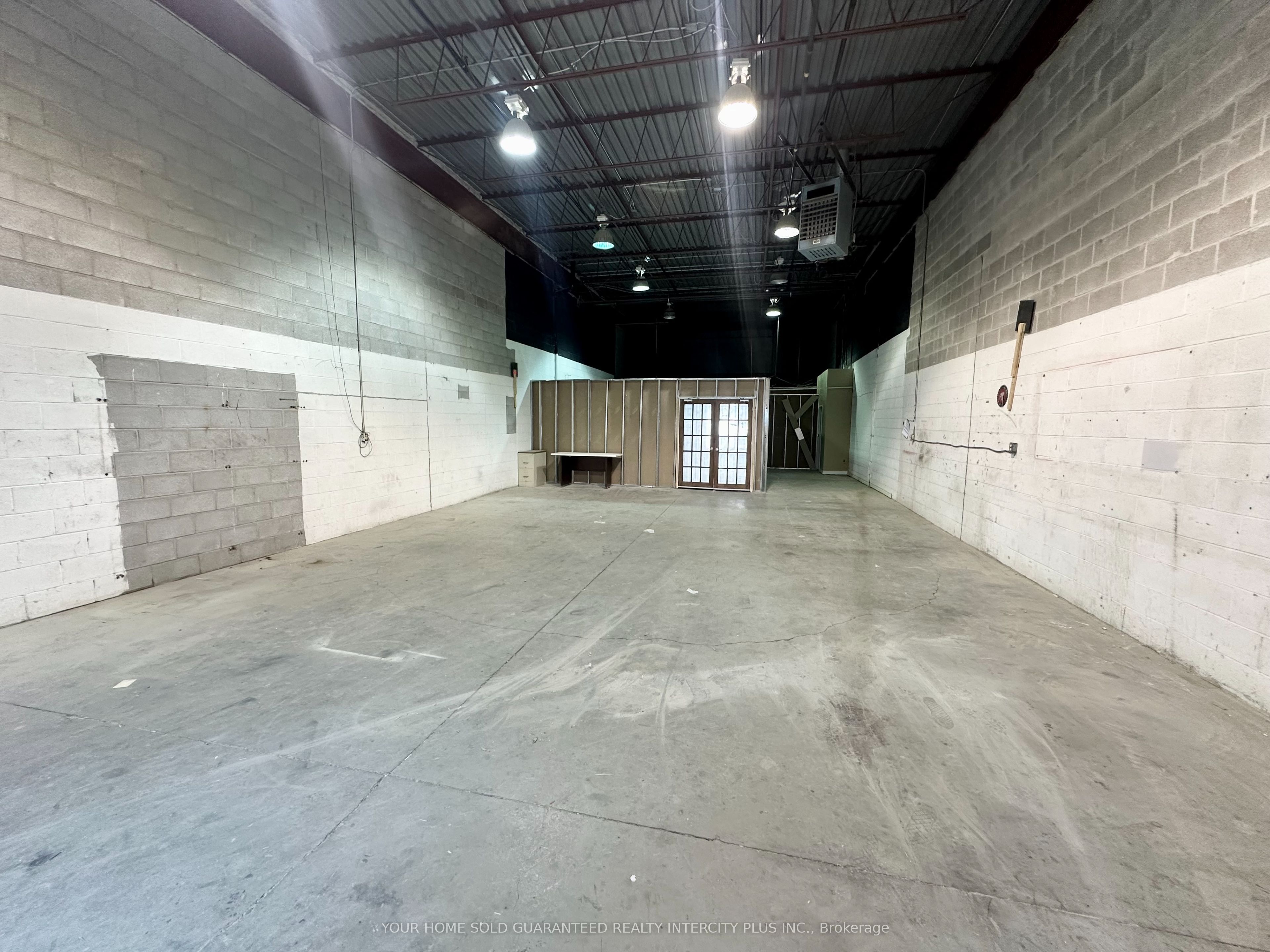 #8 - 70 Hanlan Road Property Photo 6
