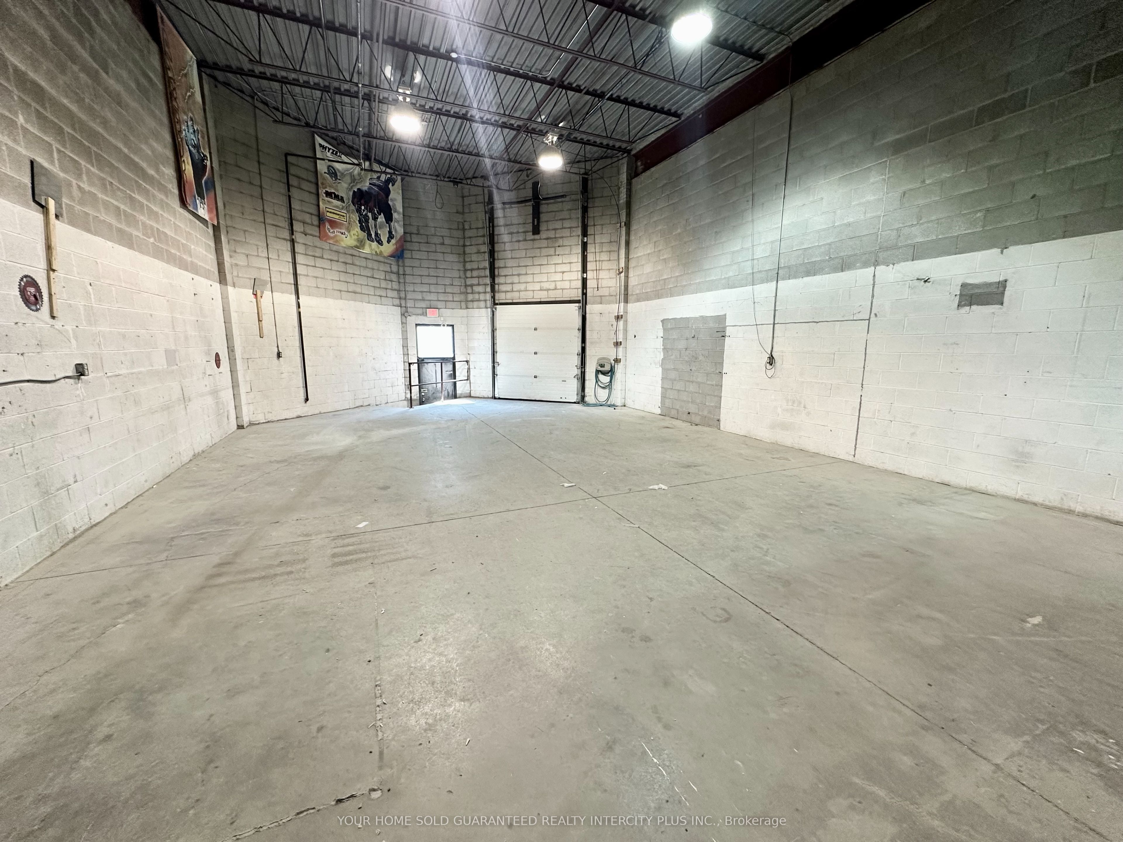 #8 - 70 Hanlan Road Property Photo 7