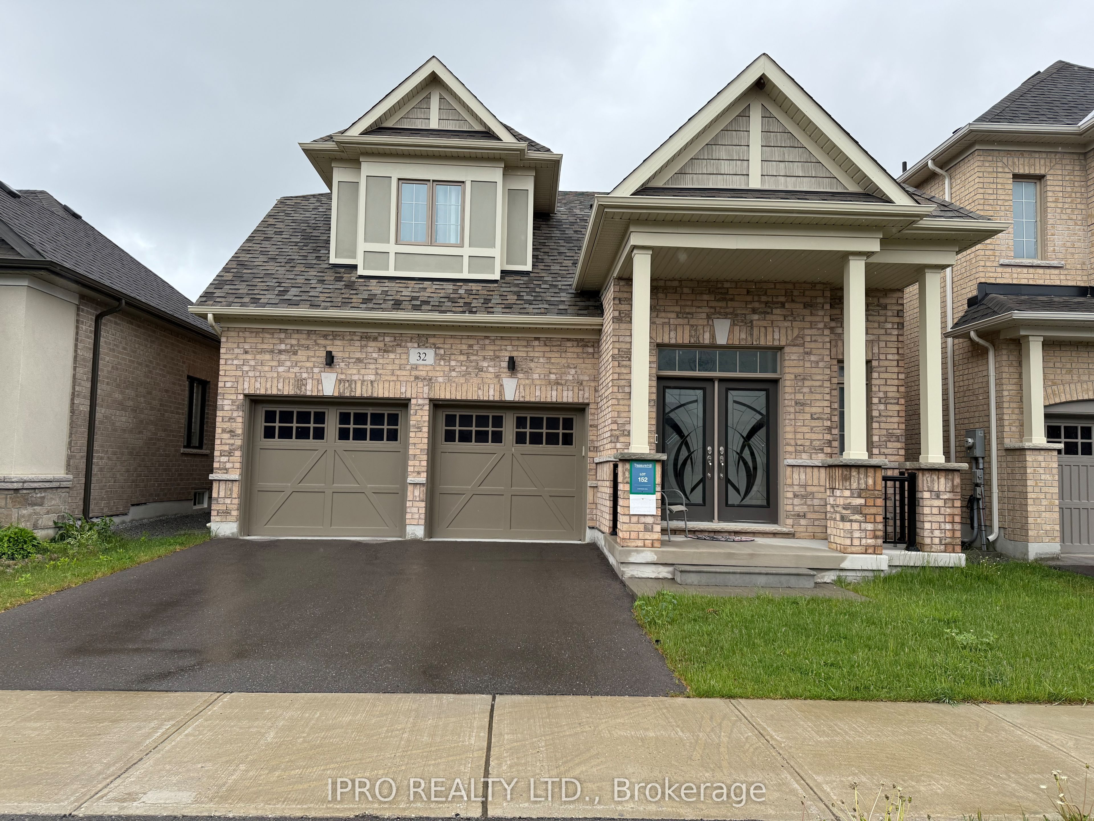 32 Pietrowski Dr Property Photo 1