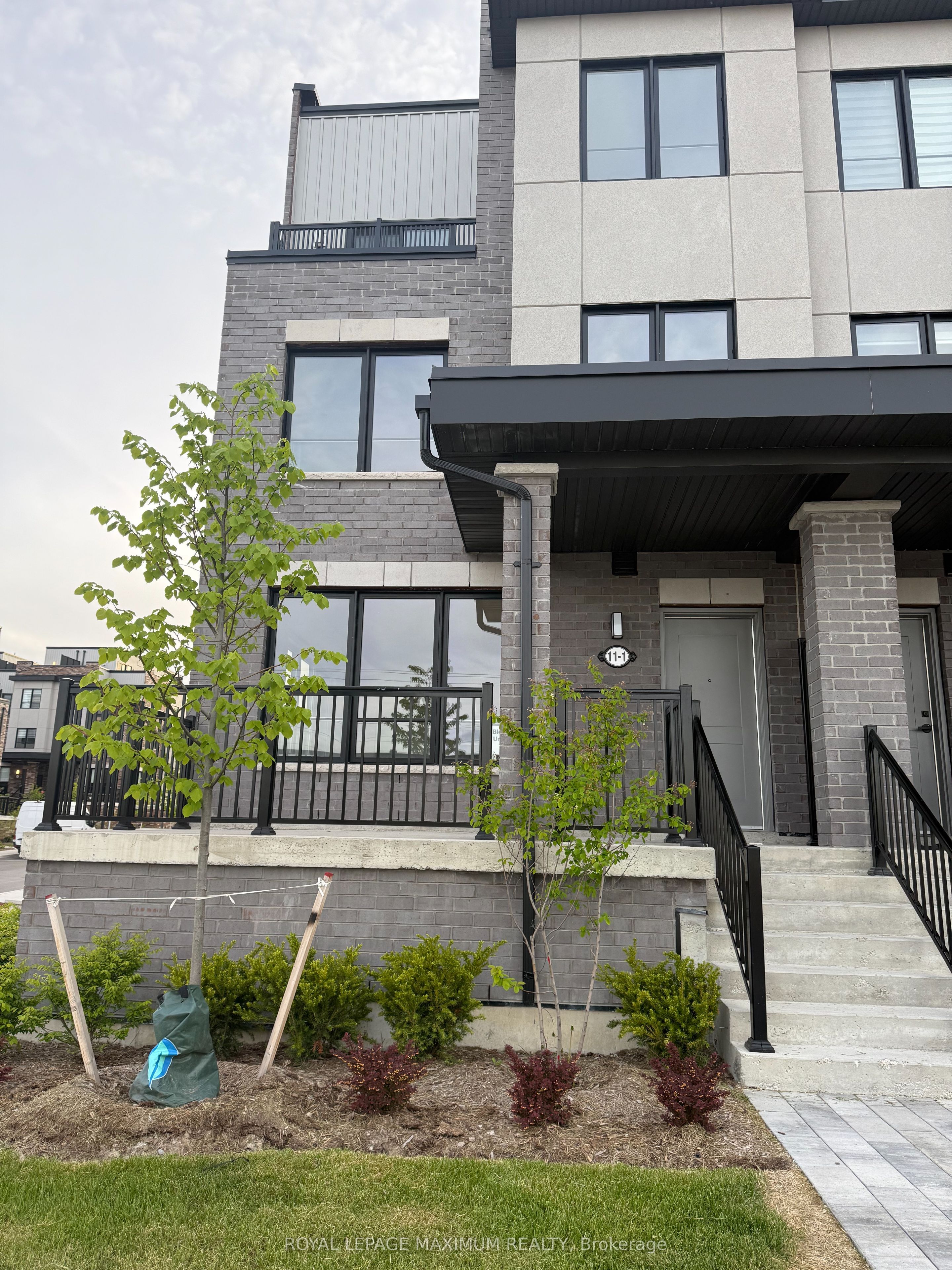 11 Baynes Way N 1 Property Photo 1