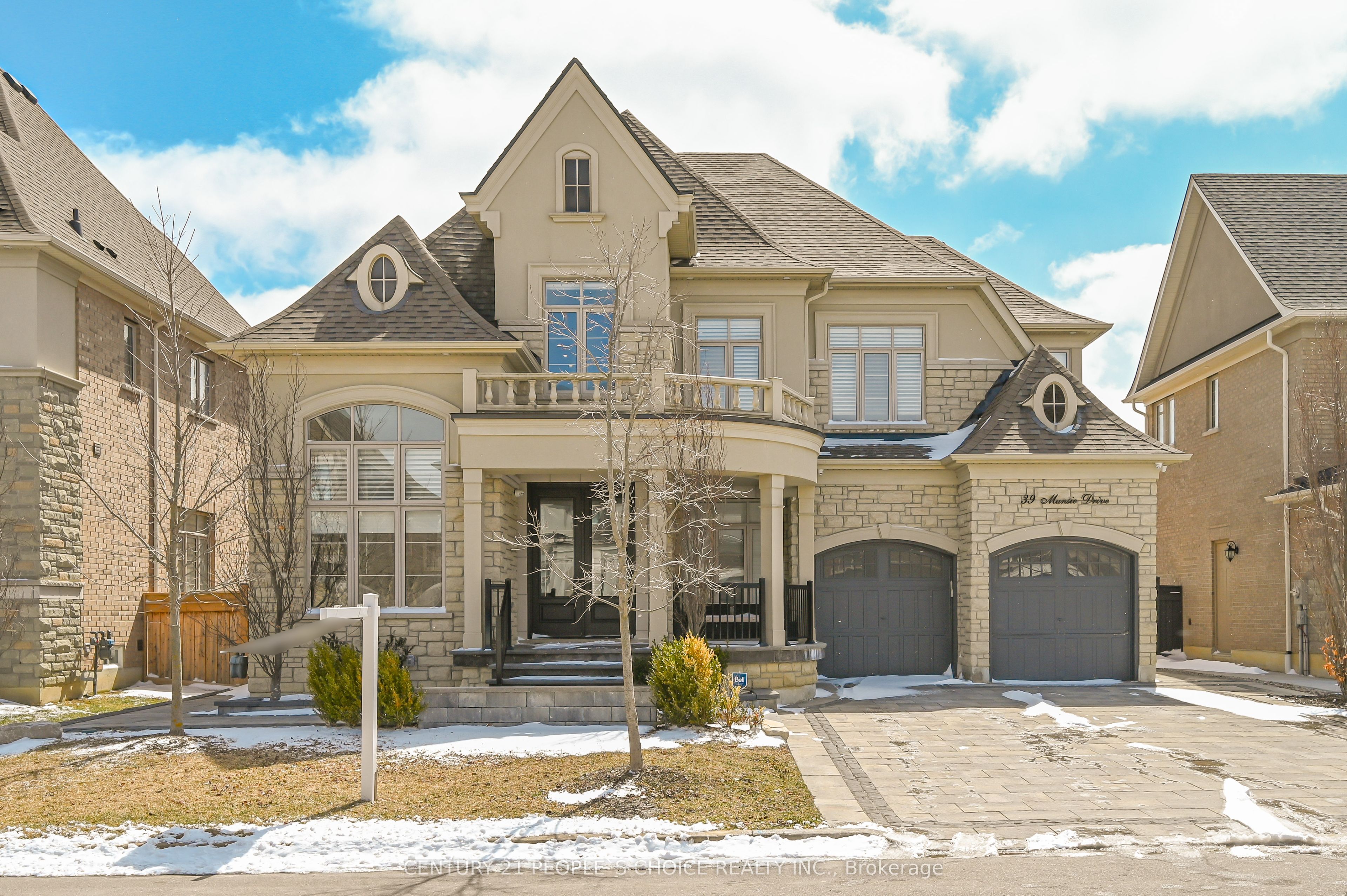 39 Munsie Drive Property Photo 2
