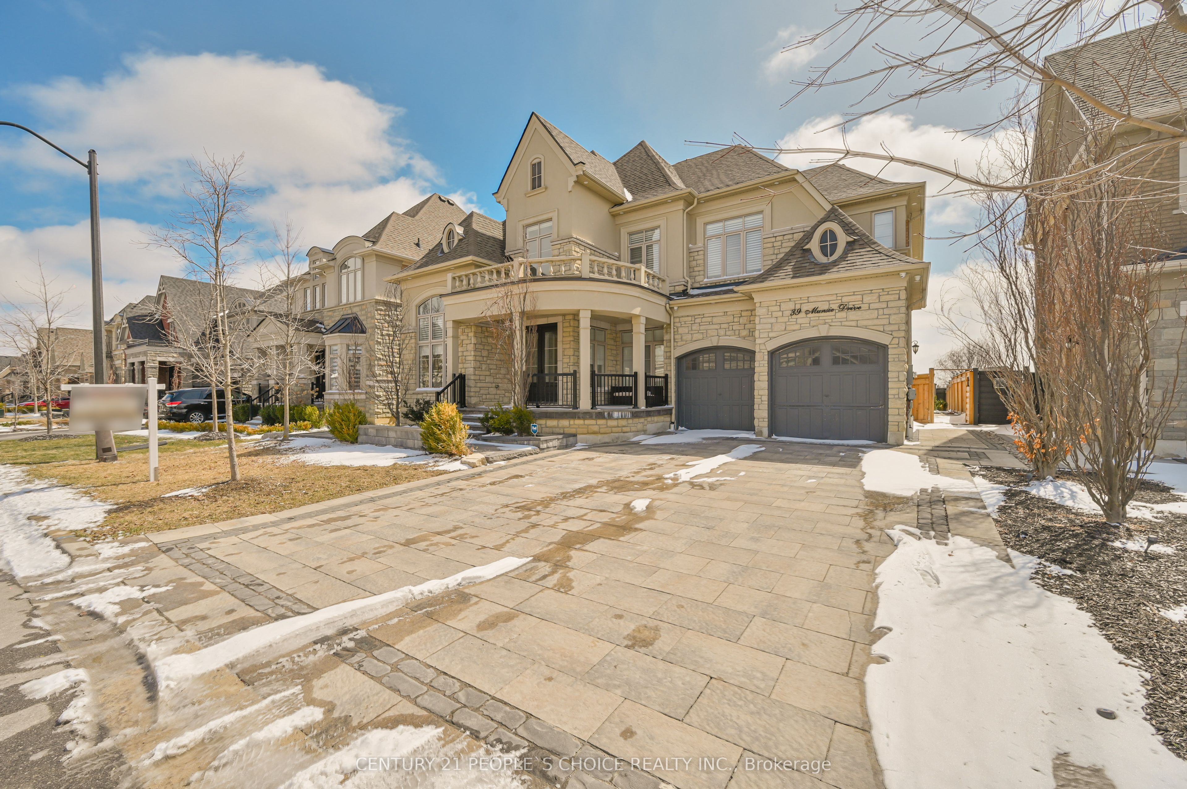 39 Munsie Drive Property Photo 3