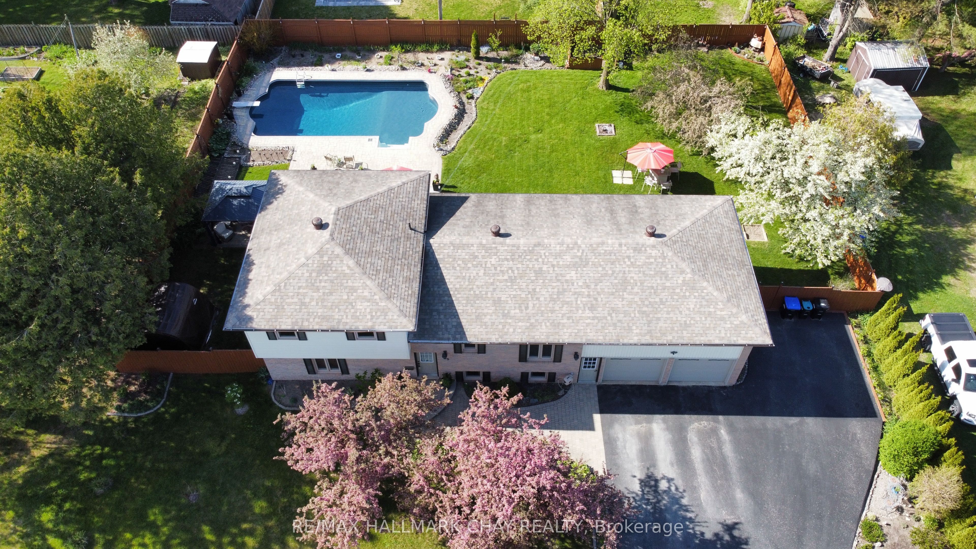 215 Mcgeorge Avenue Property Photo 3
