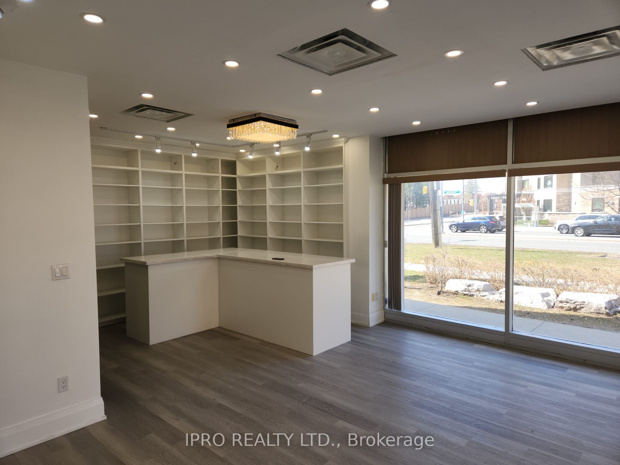 #96 - 20 New Delhi Drive Property Photo 6
