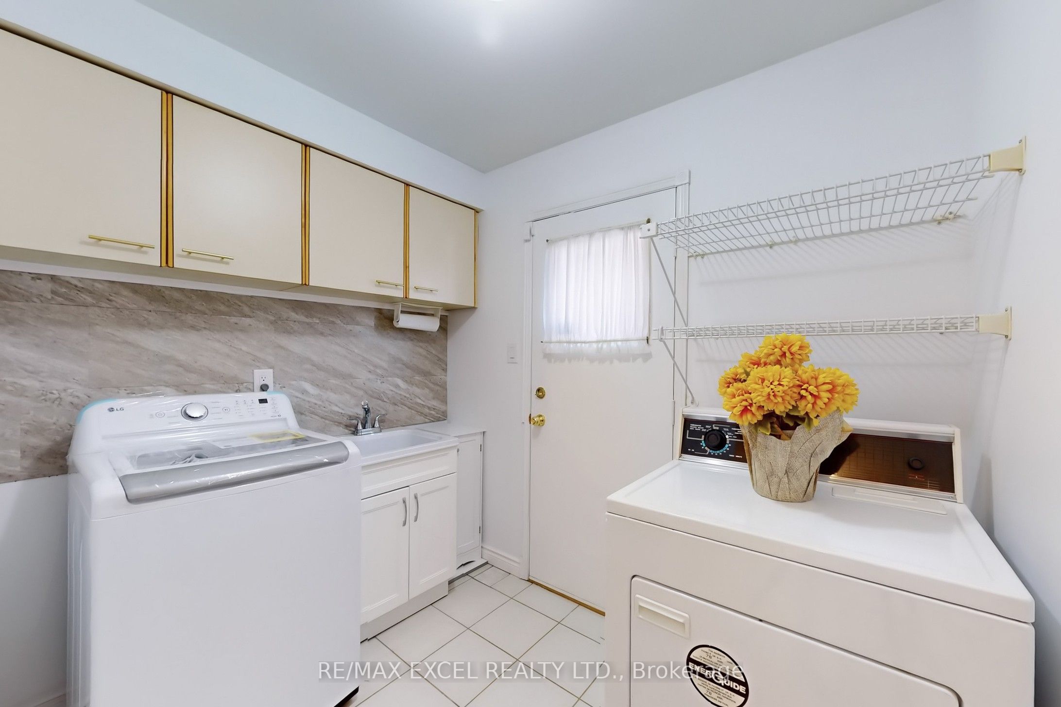 69 Nadine Crescent Property Photo 20