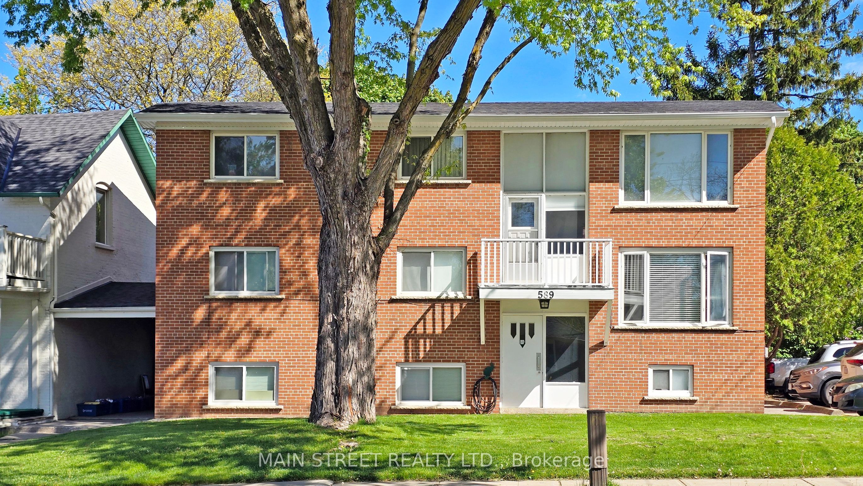 589 Queen St Property Photo 6