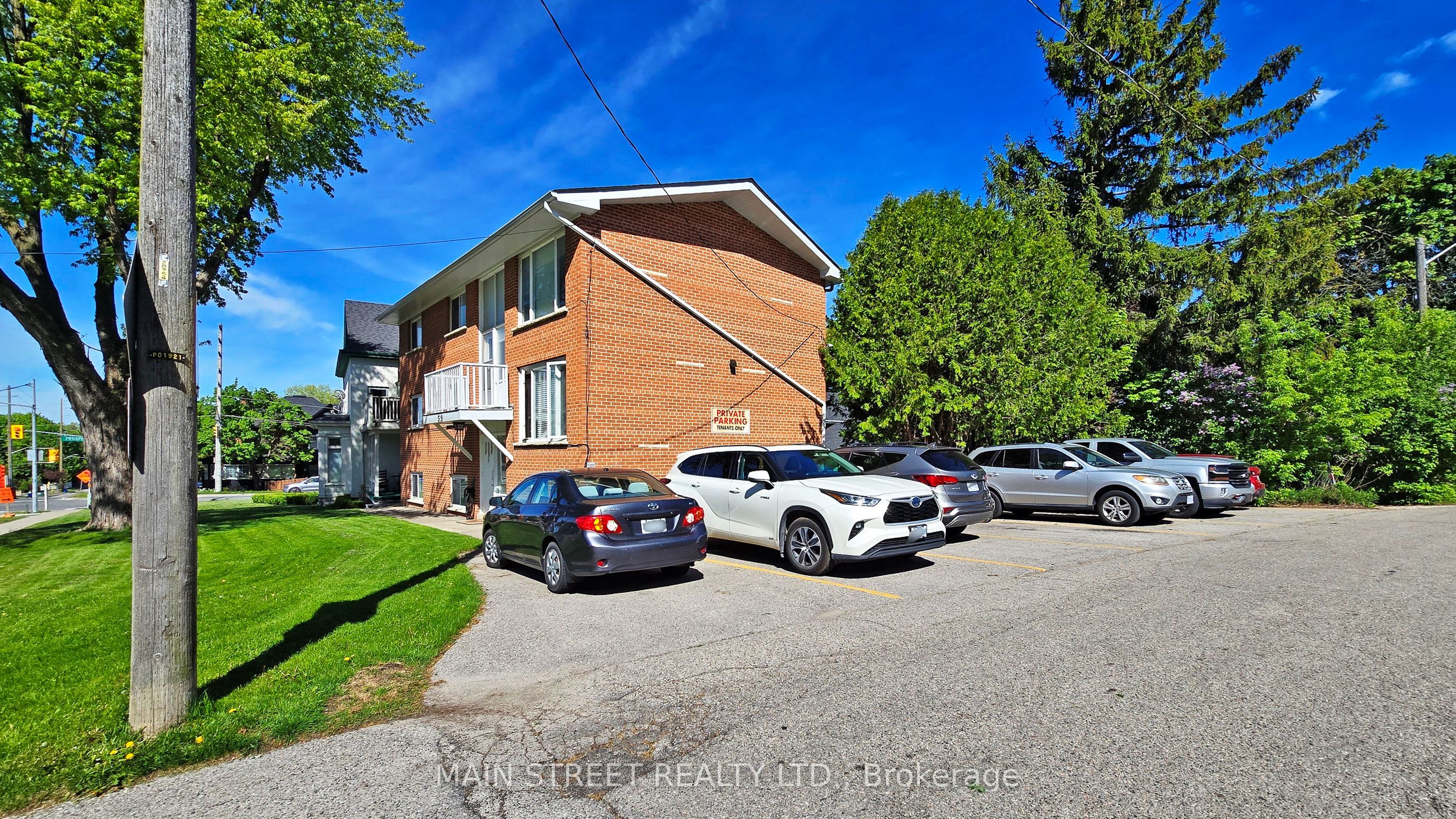 589 Queen St Property Photo 7