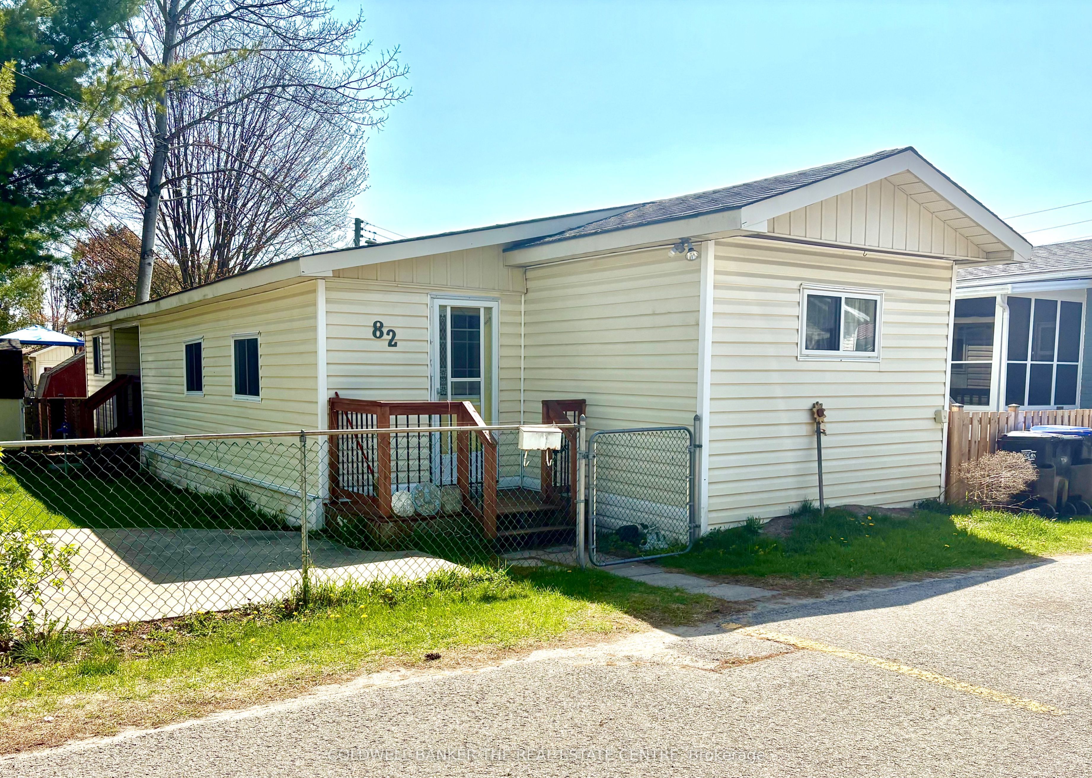 82 7th St Property Photo 1