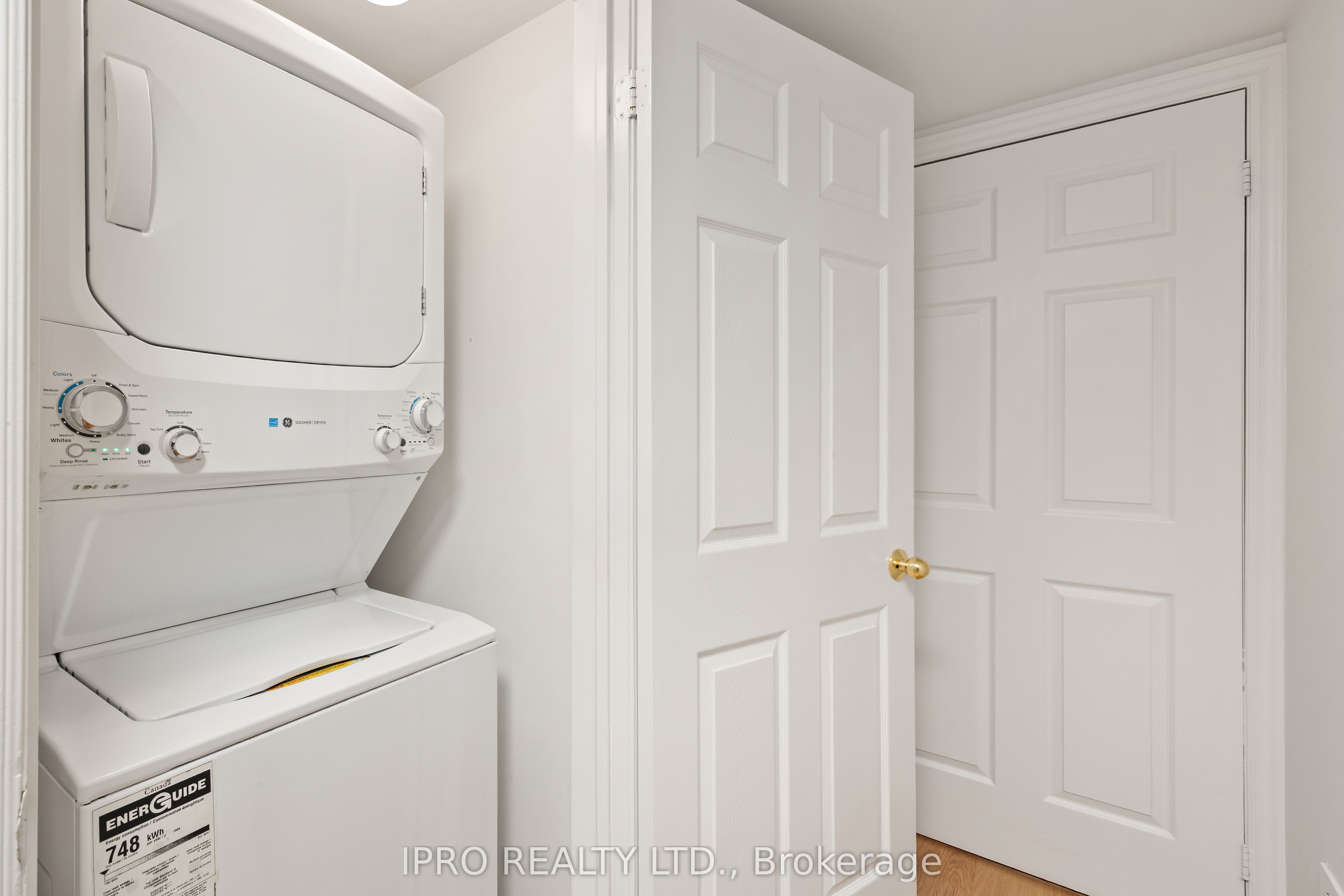 312 John Street 176 Property Photo 22