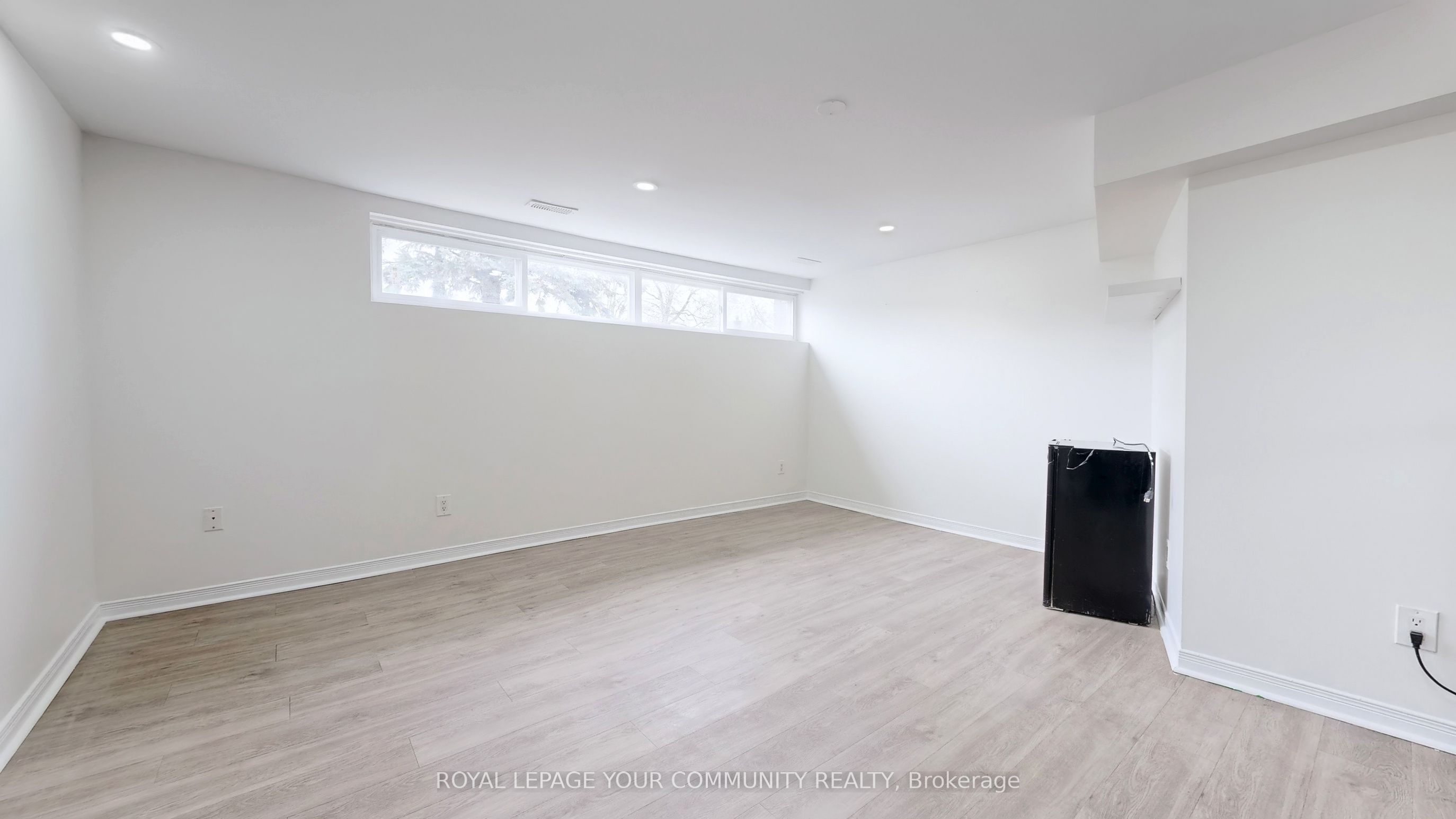 446 Lynett Crescent Property Photo 28
