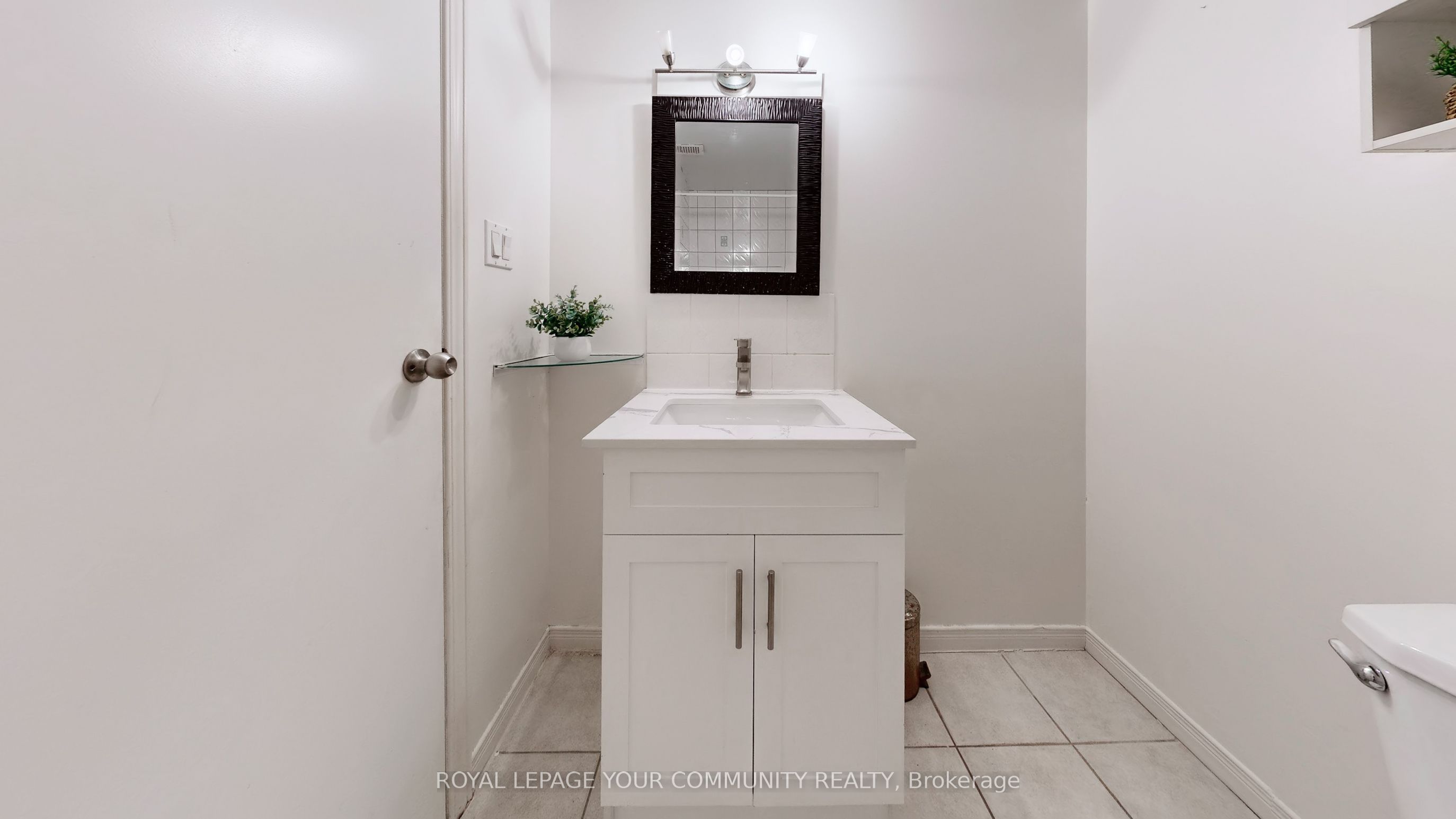 446 Lynett Crescent Property Photo 45